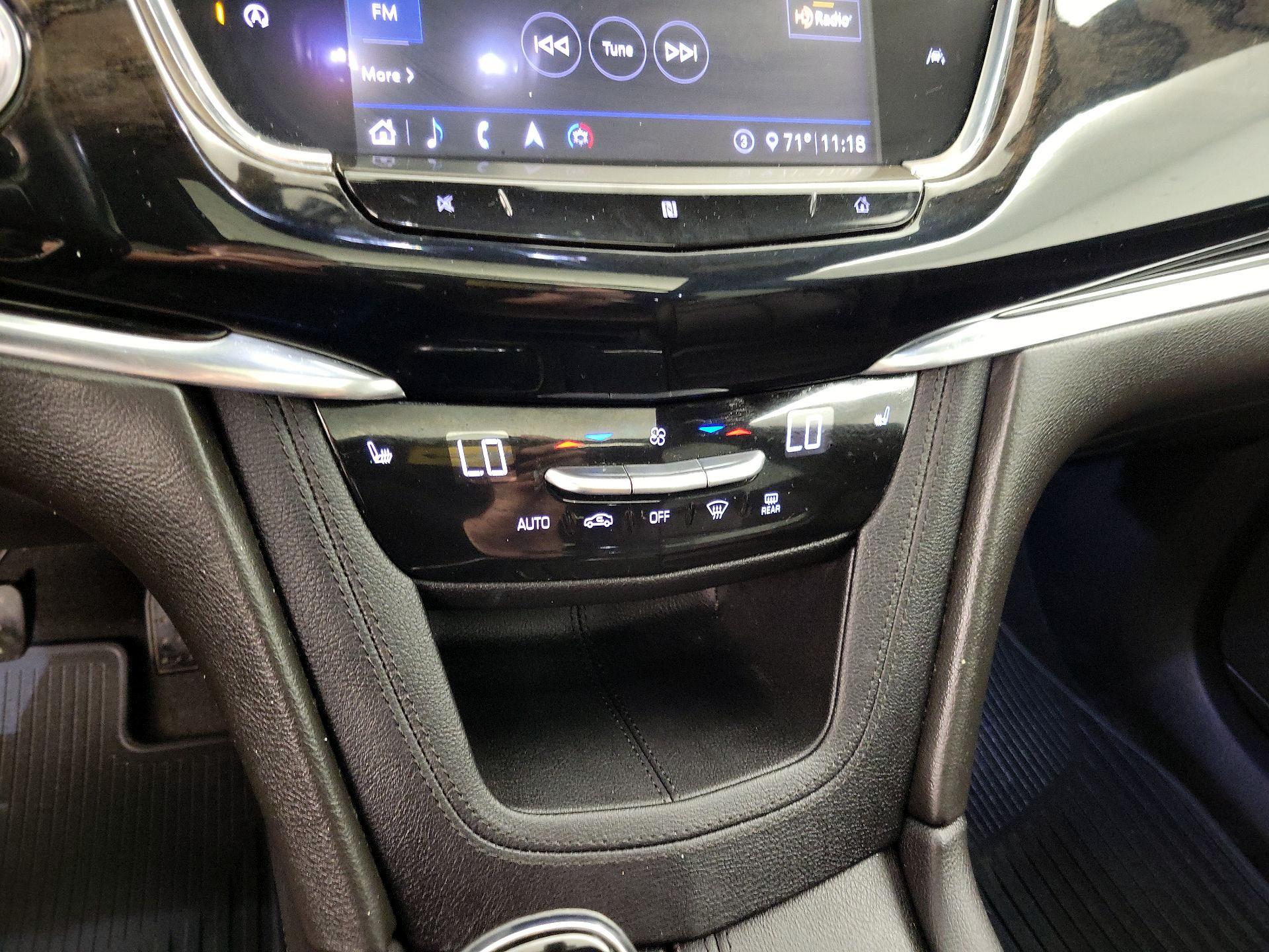 Thumbnail: 2020 Cadillac XT6 - 17