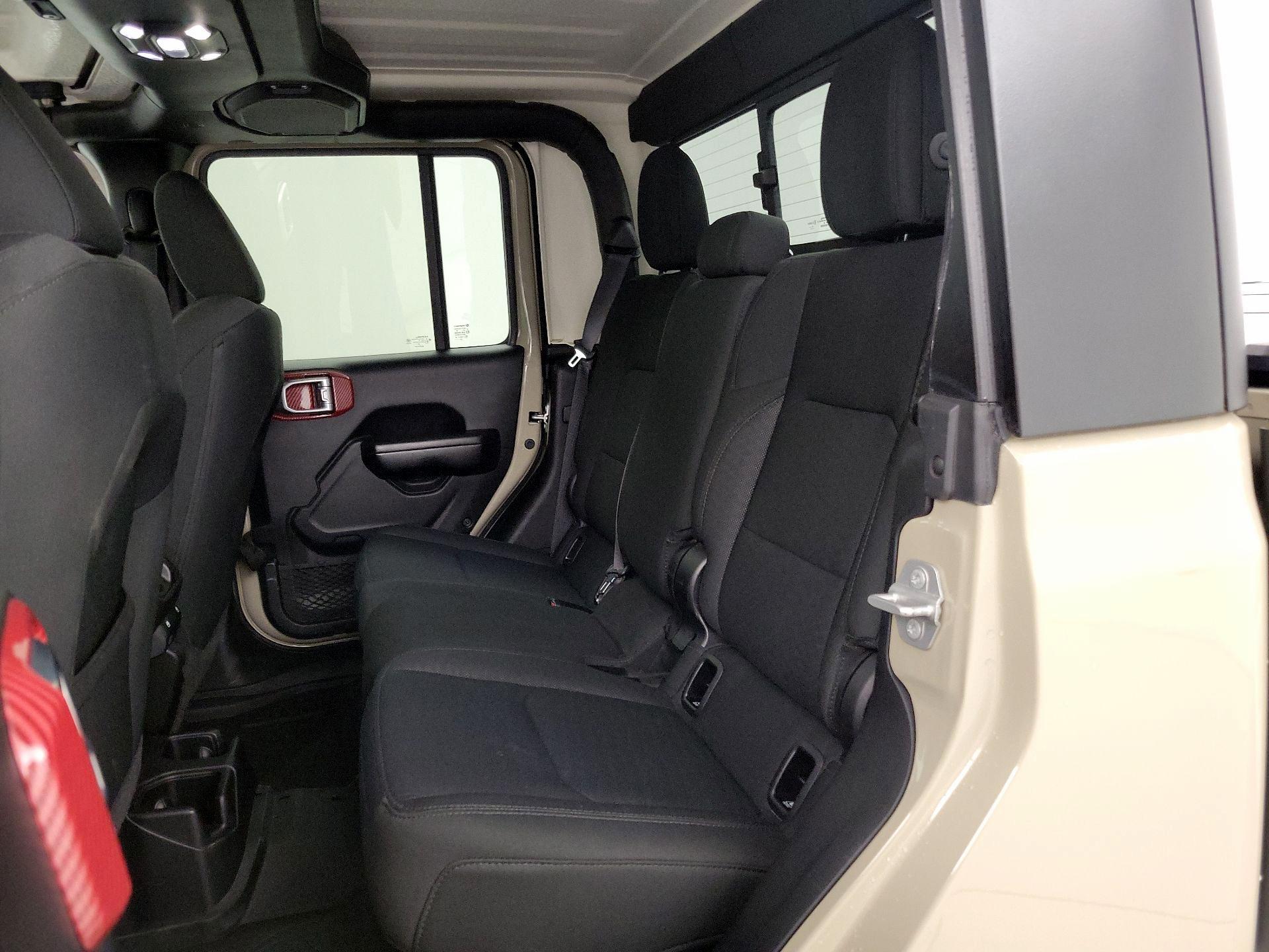 Thumbnail: 2020 Jeep Gladiator - 19