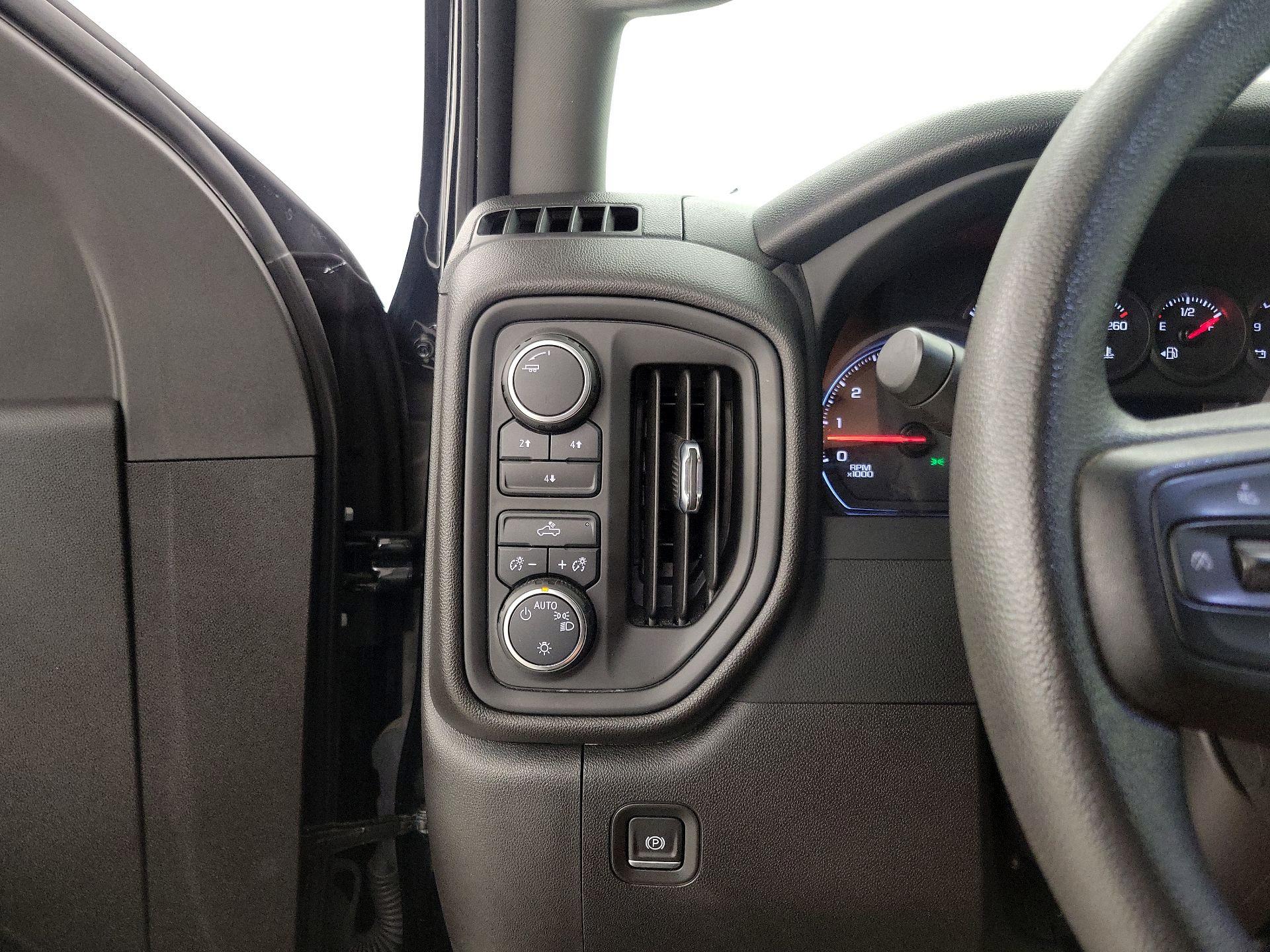Thumbnail: 2022 Chevrolet Silverado 2500 - 13