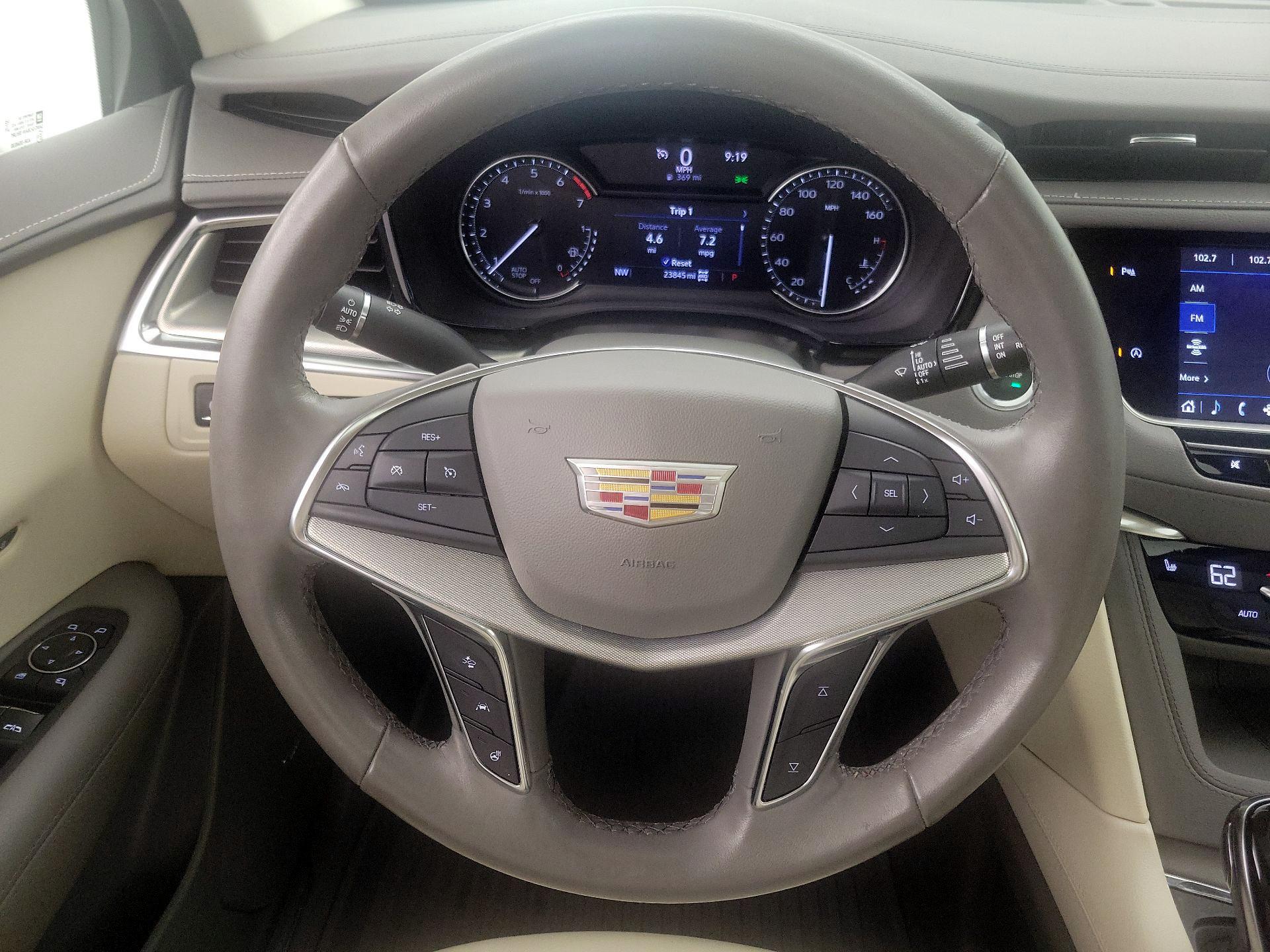 Thumbnail: 2022 Cadillac XT5 - 10