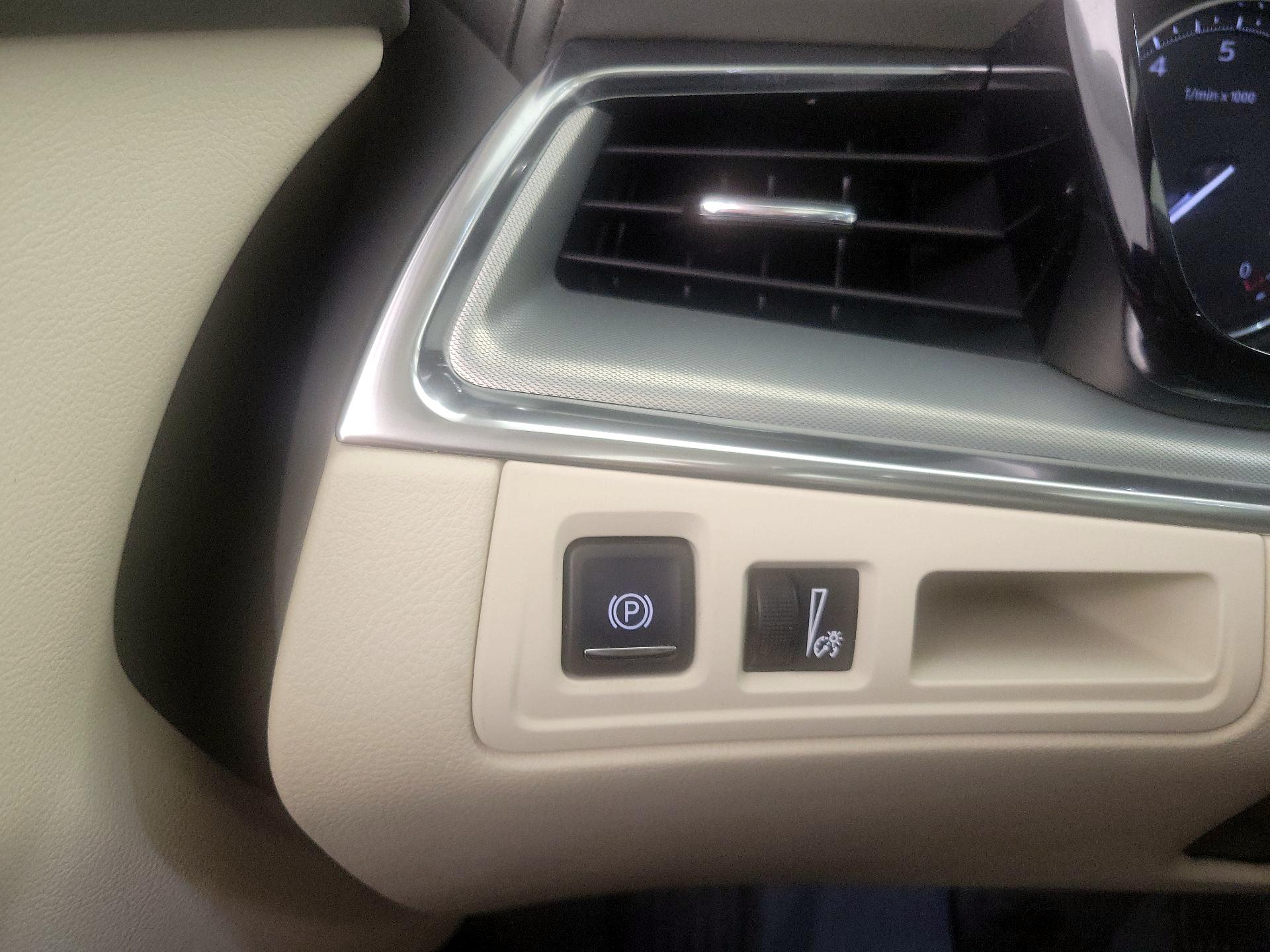 Thumbnail: 2022 Cadillac XT5 - 13