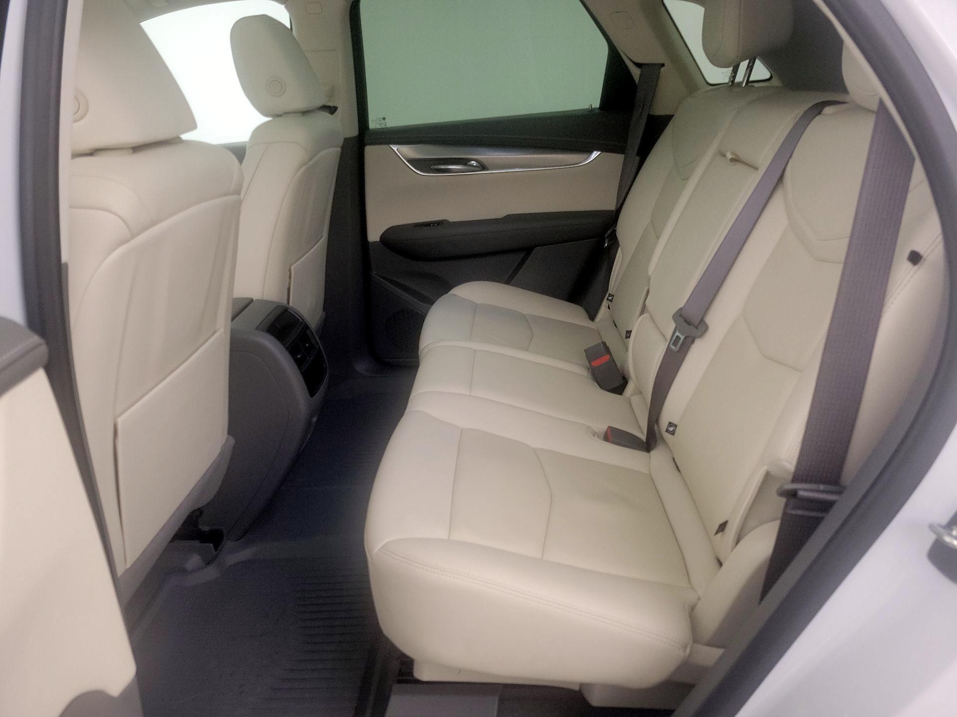 Thumbnail: 2022 Cadillac XT5 - 20