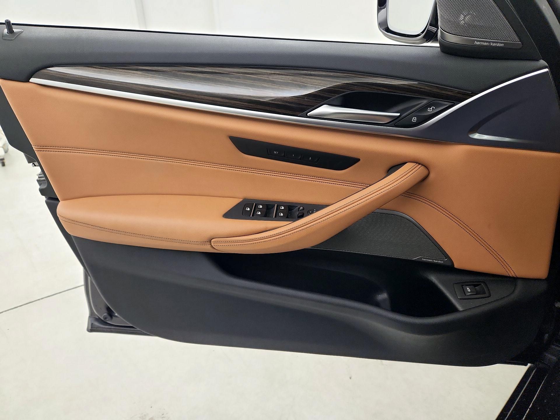Thumbnail: 2021 BMW 5 Series - 12