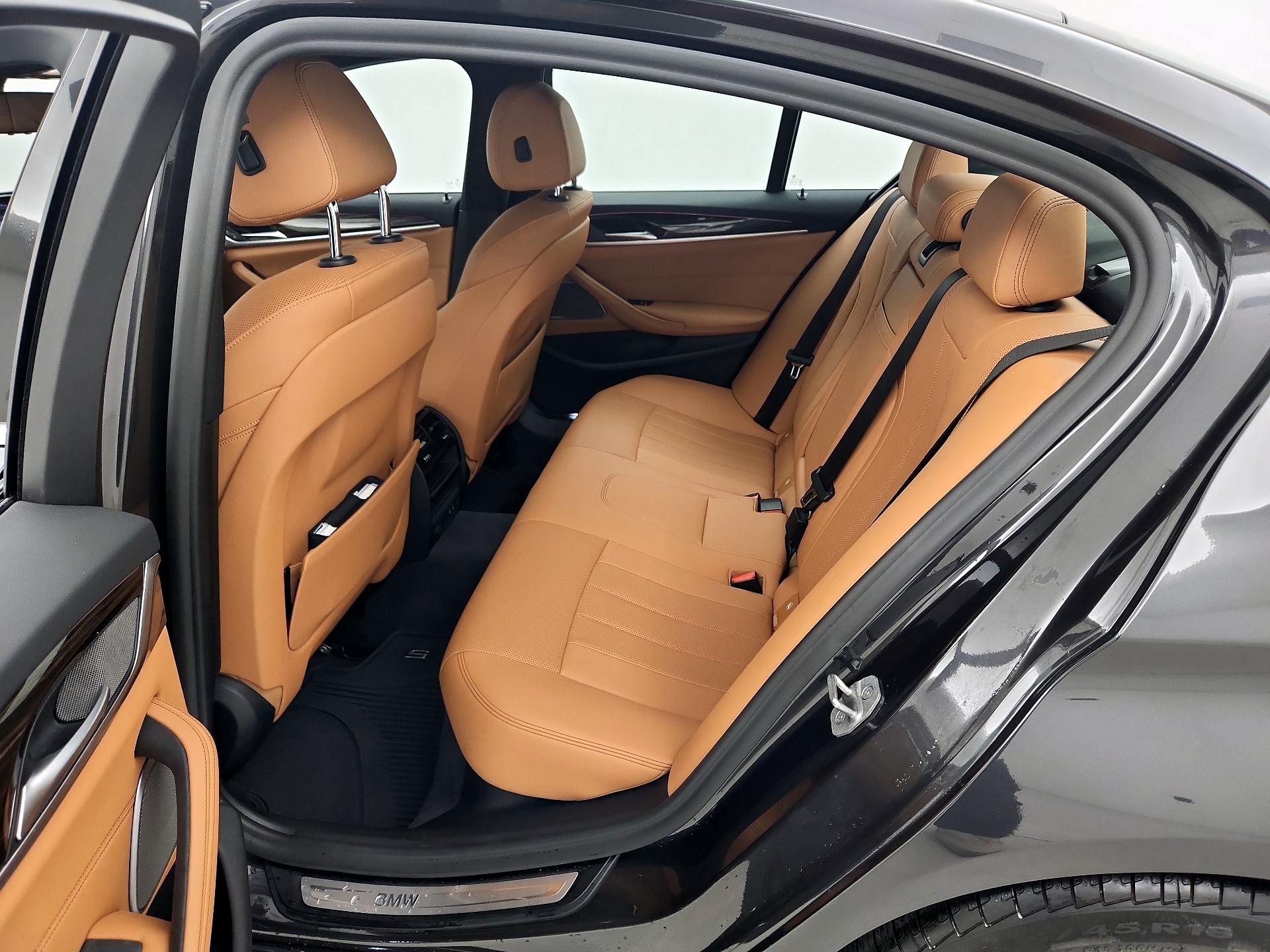 Thumbnail: 2021 BMW 5 Series - 20