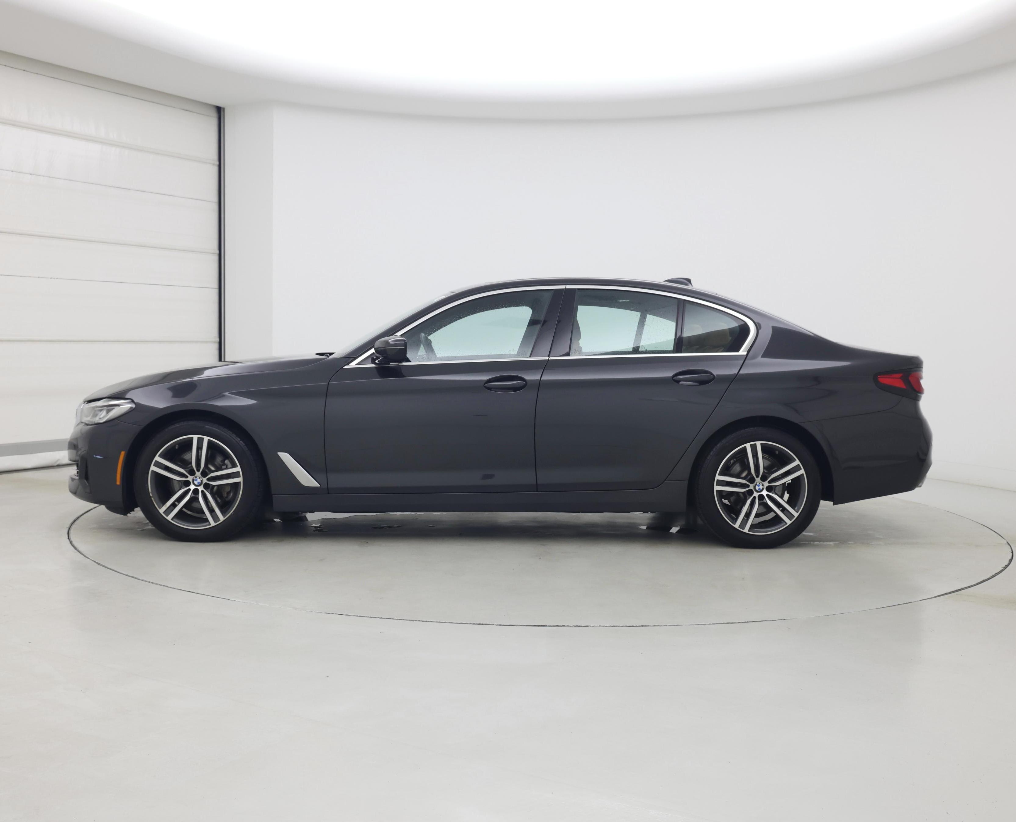 Thumbnail: 2021 BMW 5 Series - 3