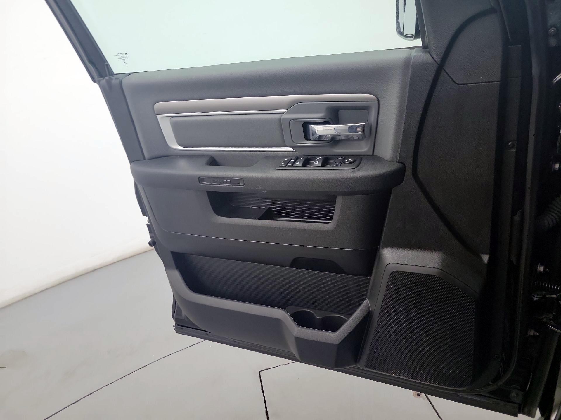 Thumbnail: 2023 RAM 1500 Classic - 12