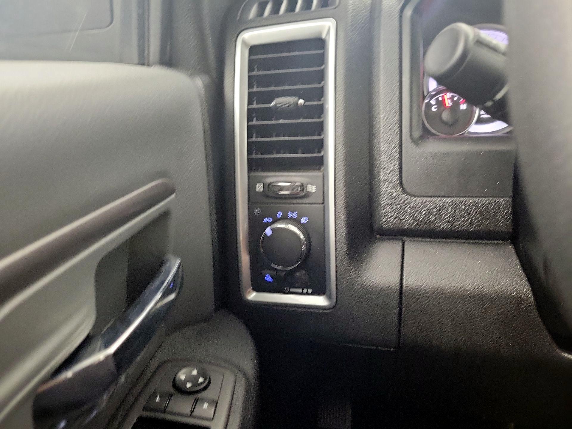 Thumbnail: 2023 RAM 1500 Classic - 13