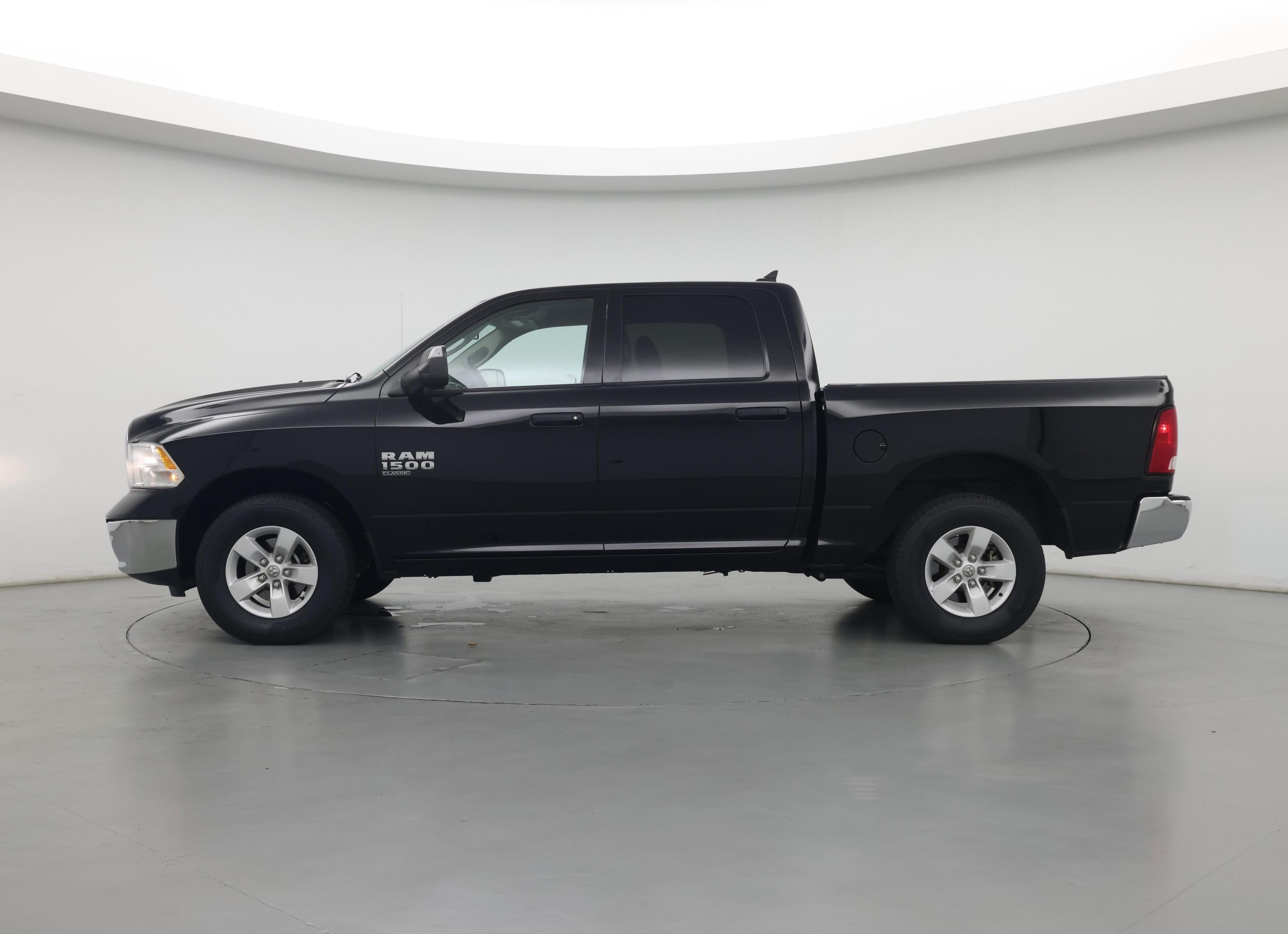 Thumbnail: 2023 RAM 1500 Classic - 3