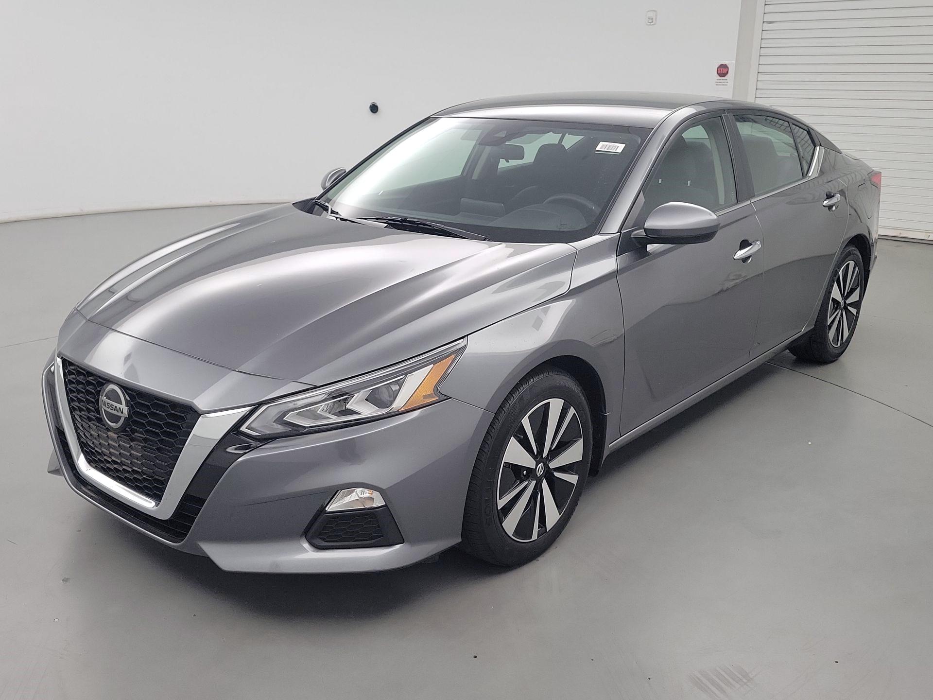 Thumbnail: 2022 Nissan Altima - 3