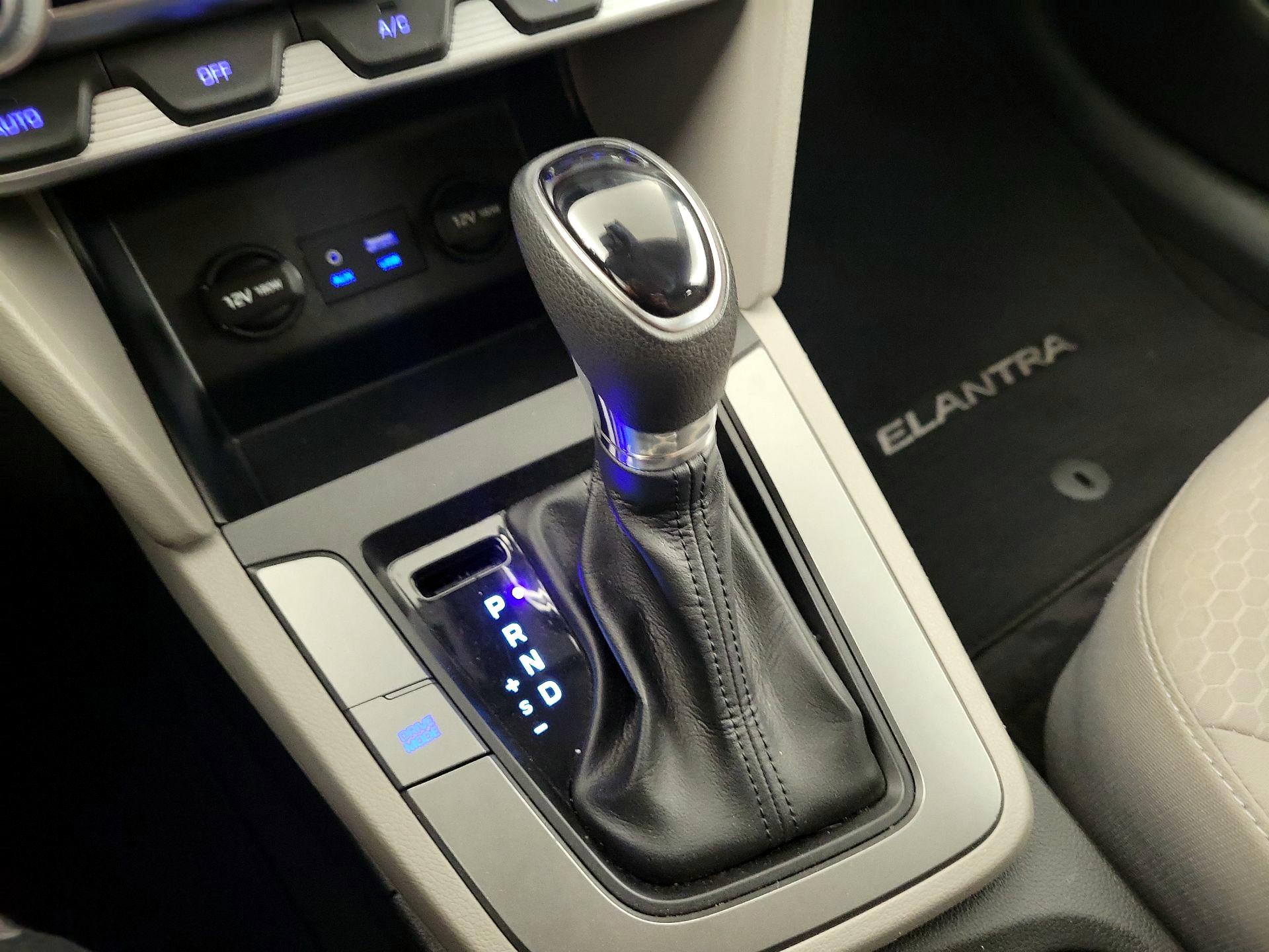 Thumbnail: 2020 Hyundai Elantra - 15