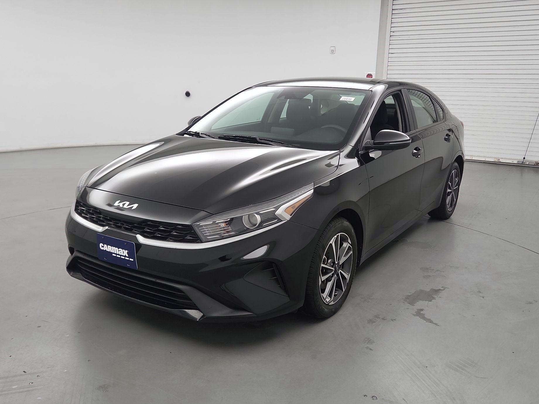 Thumbnail: 2023 Kia Forte - 3