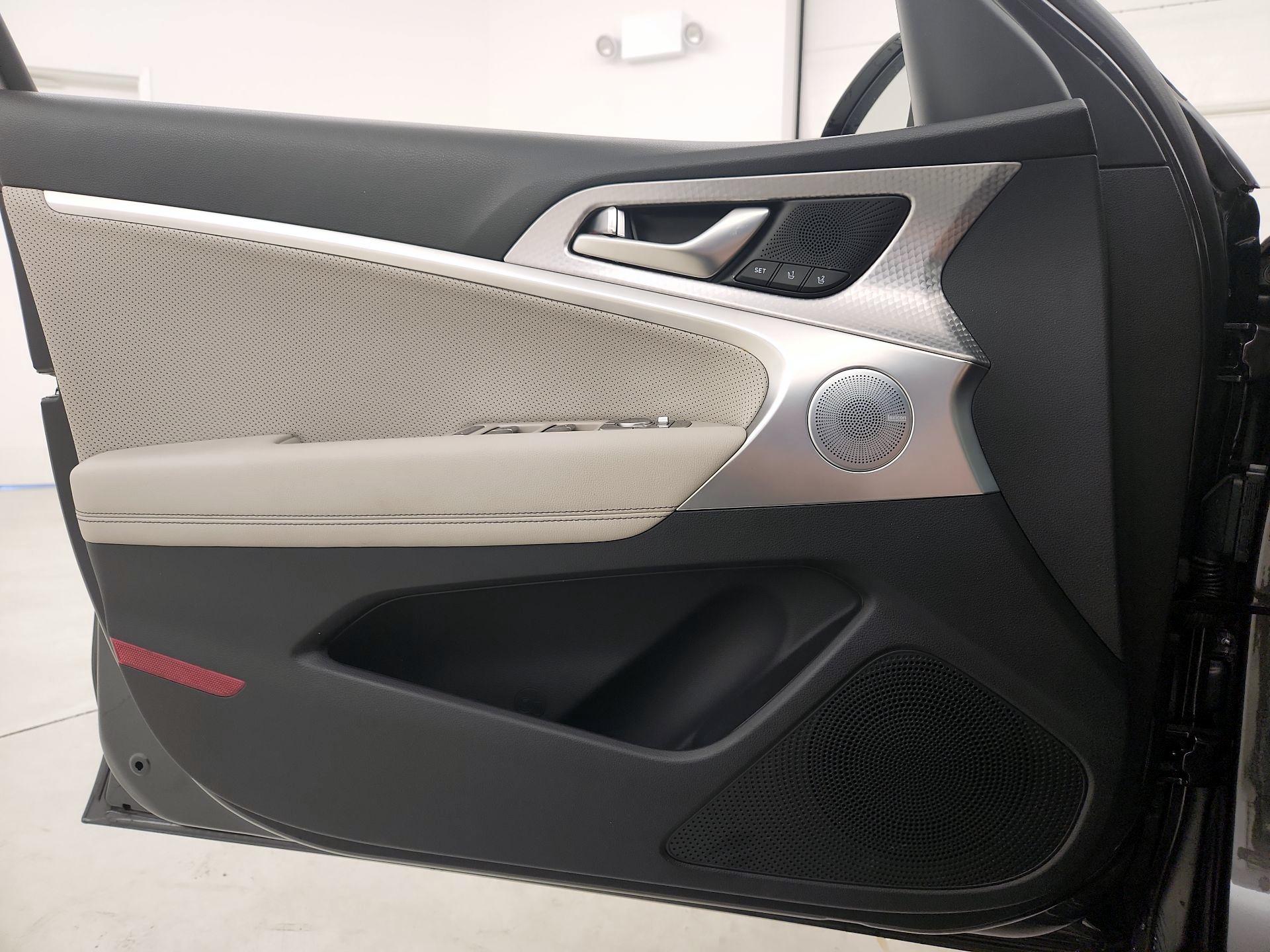 Thumbnail: 2023 Genesis G70 - 12