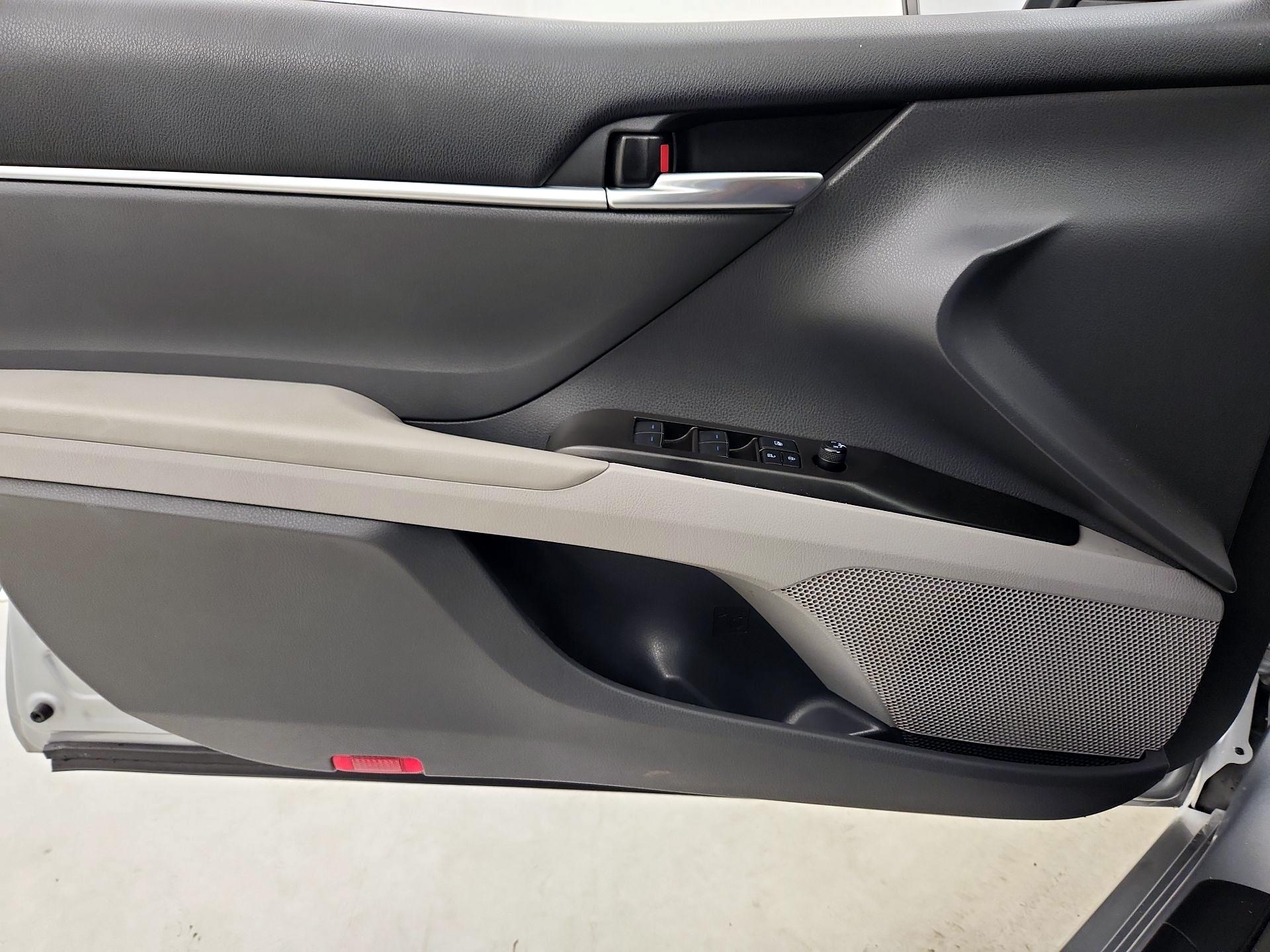Thumbnail: 2021 Toyota Camry - 12