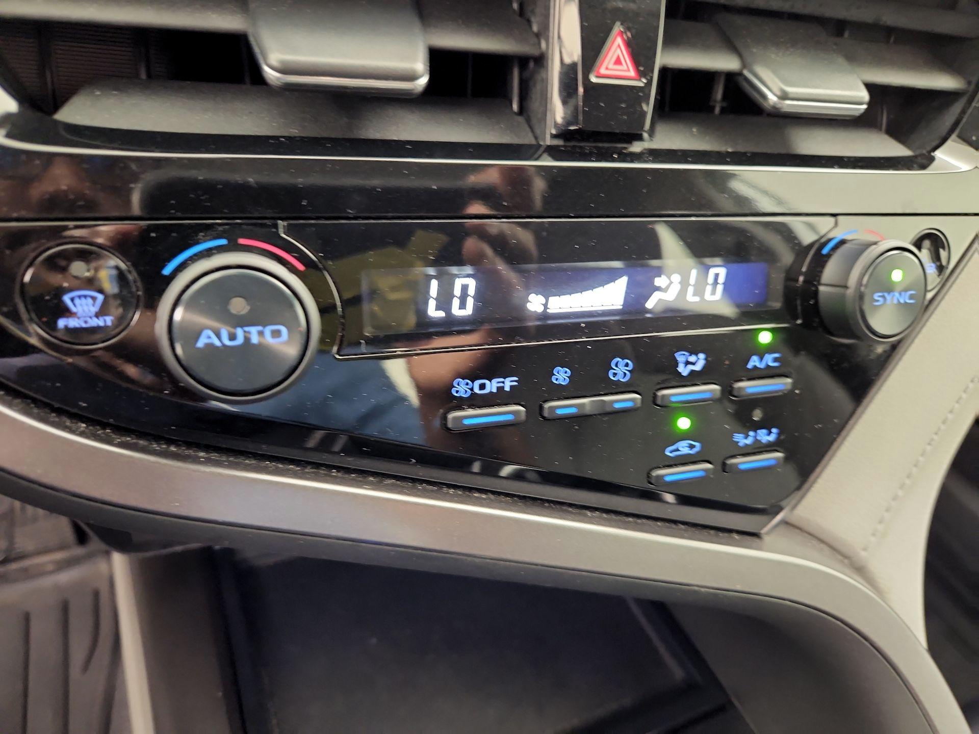 Thumbnail: 2021 Toyota Camry - 16