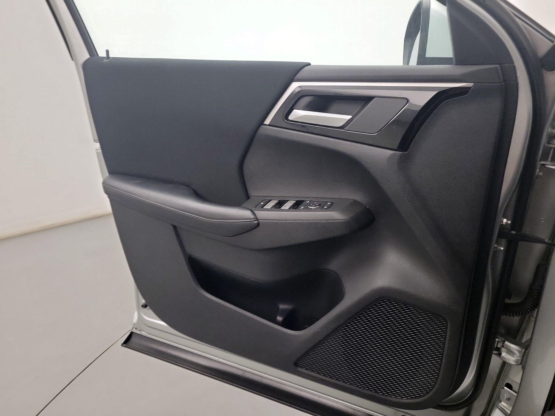 Thumbnail: 2022 Mitsubishi Outlander - 10