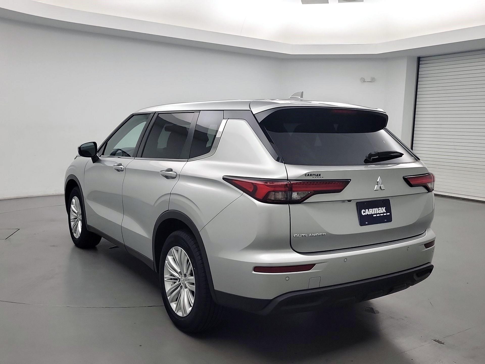 Thumbnail: 2022 Mitsubishi Outlander - 7
