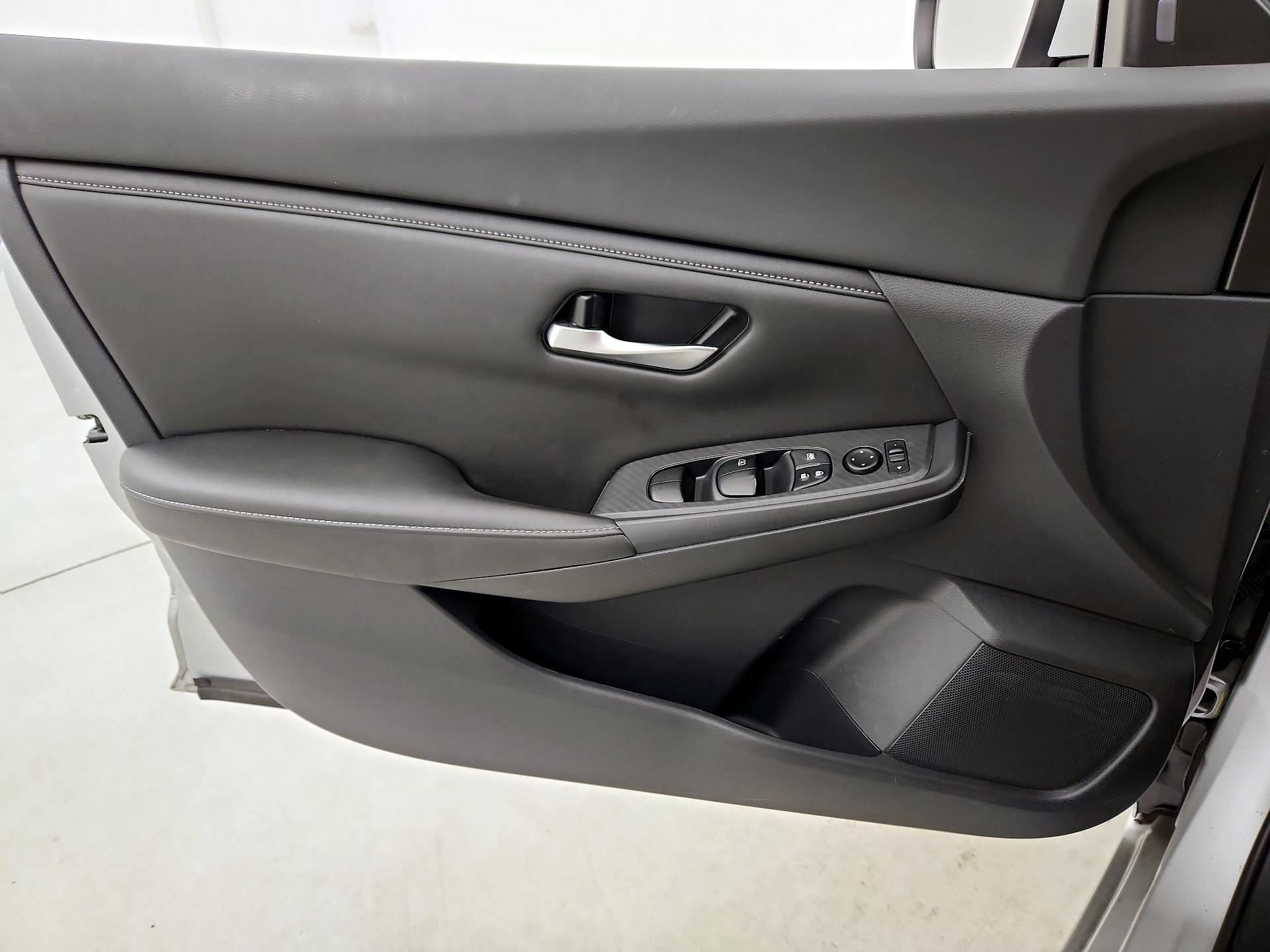 Thumbnail: 2021 Nissan Sentra - 12