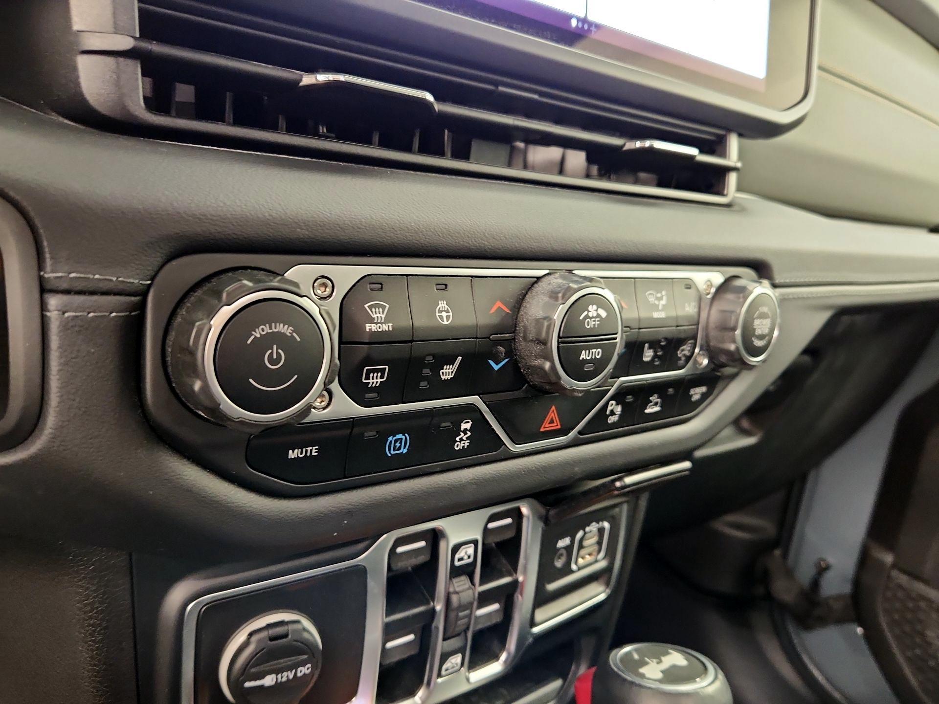 Thumbnail: 2024 Jeep Wrangler - 17