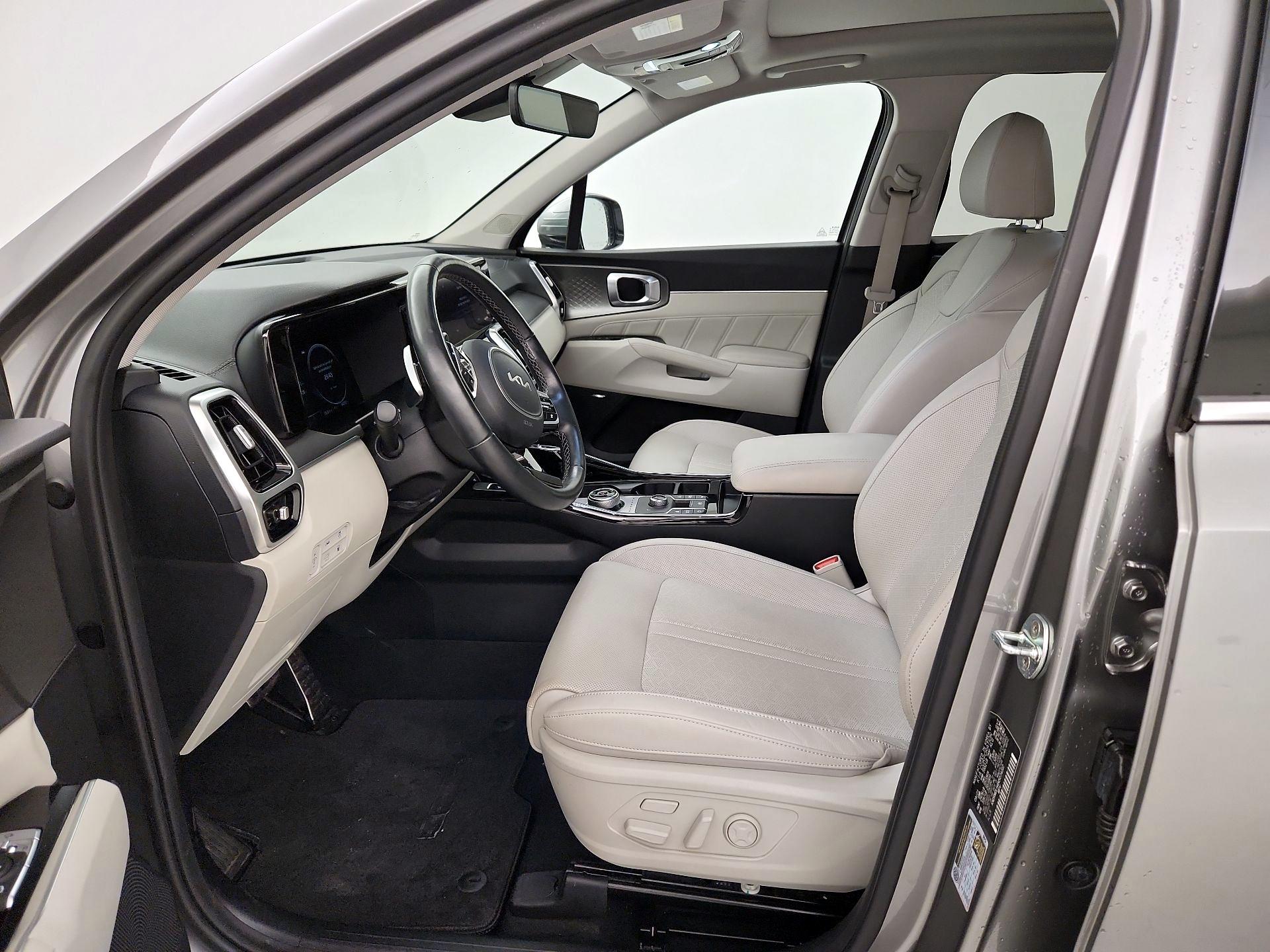 Thumbnail: 2022 Kia Sorento - 11