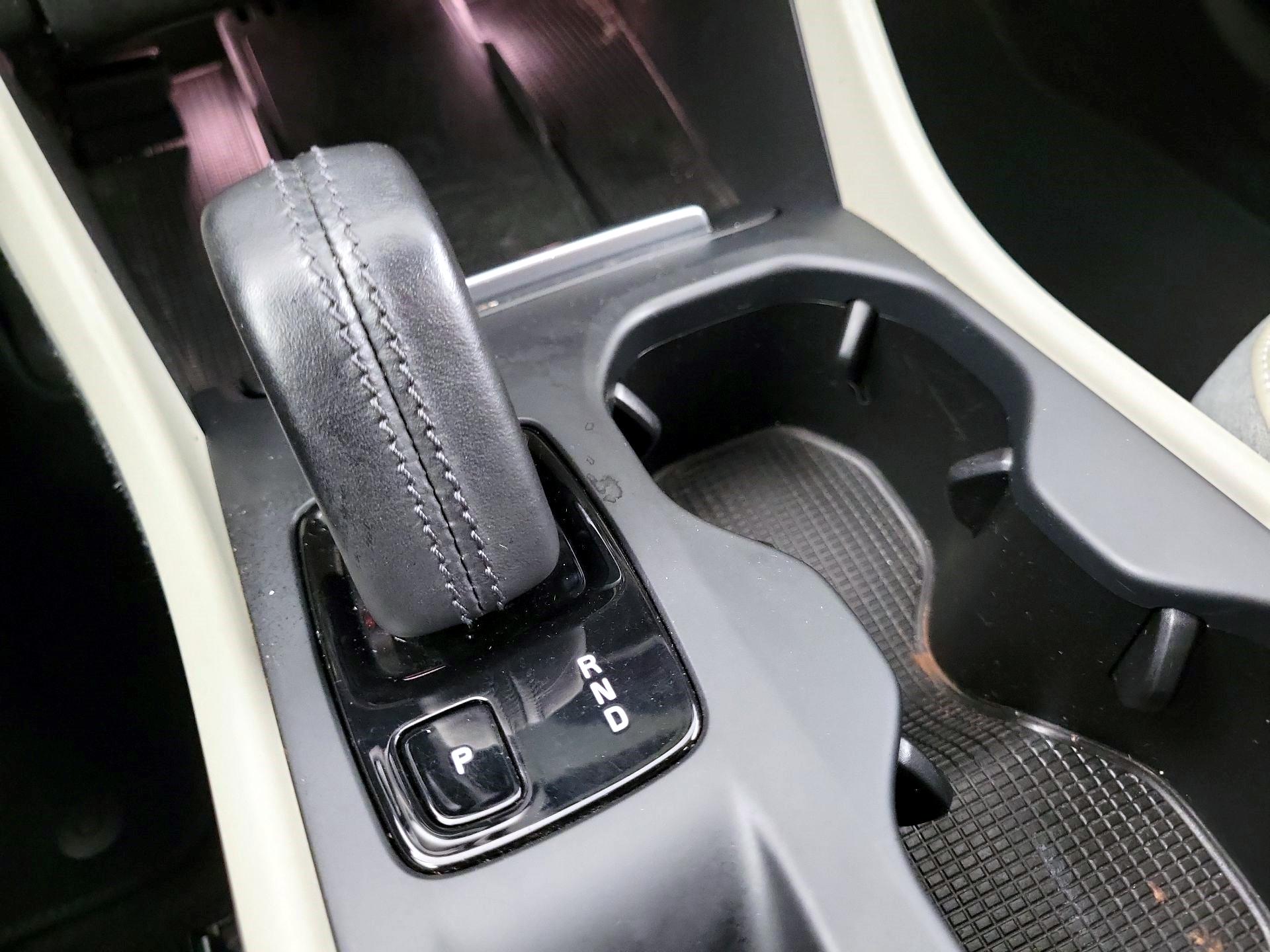 Thumbnail: 2020 Volvo XC40 - 16