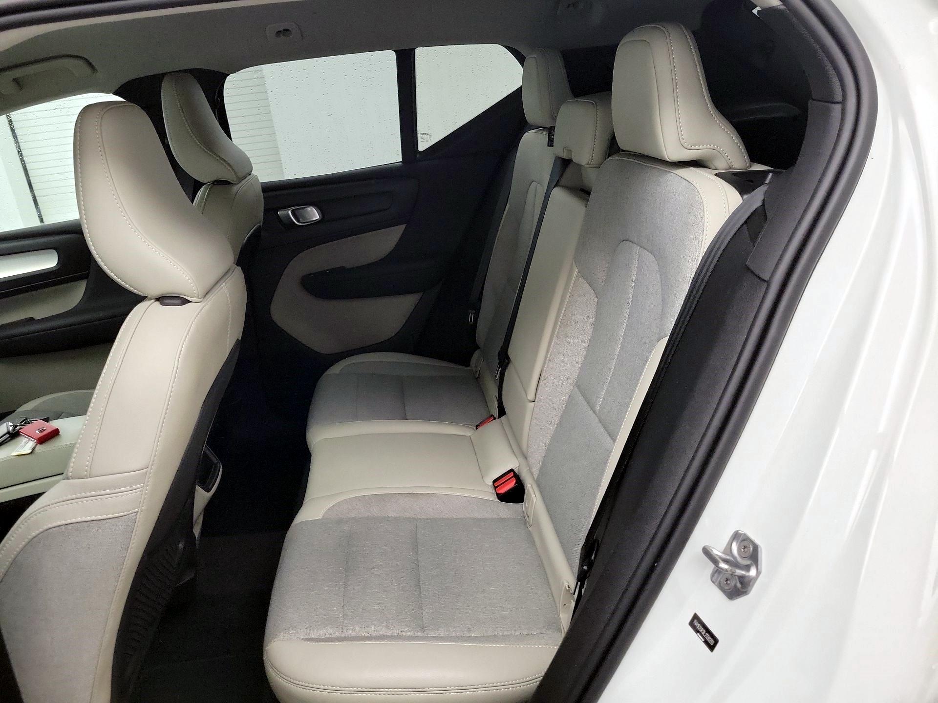 Thumbnail: 2020 Volvo XC40 - 18