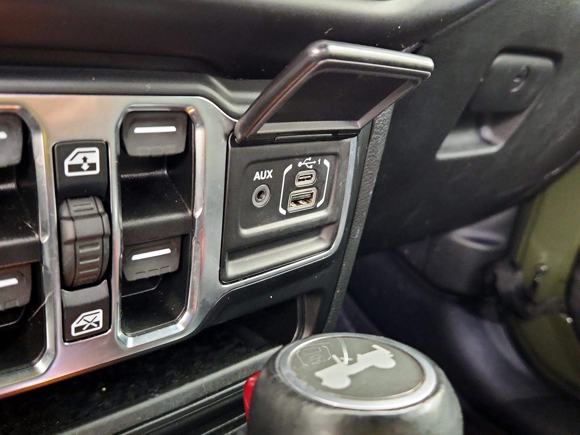 Thumbnail: 2021 Jeep Wrangler - 18