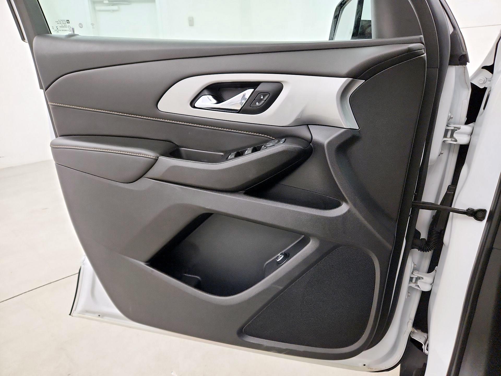 Thumbnail: 2020 Chevrolet Traverse - 12
