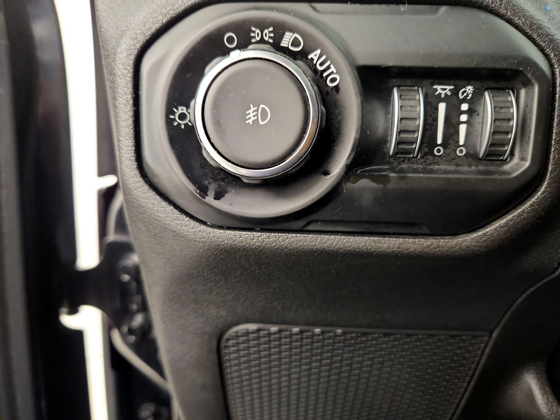 Thumbnail: 2021 Jeep Wrangler - 13