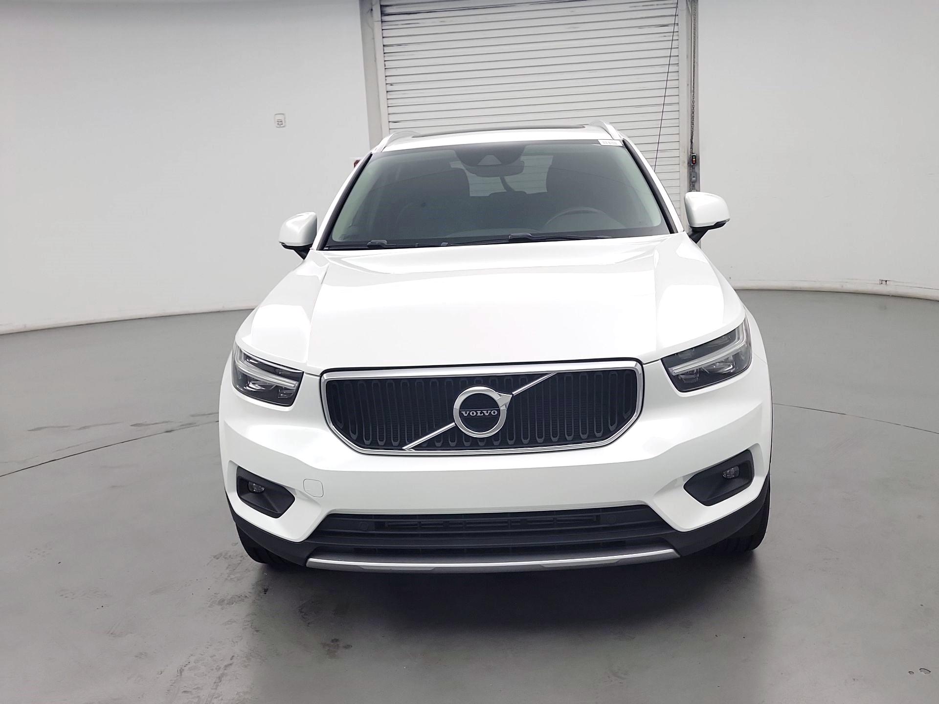 Thumbnail: 2021 Volvo XC40 - 2