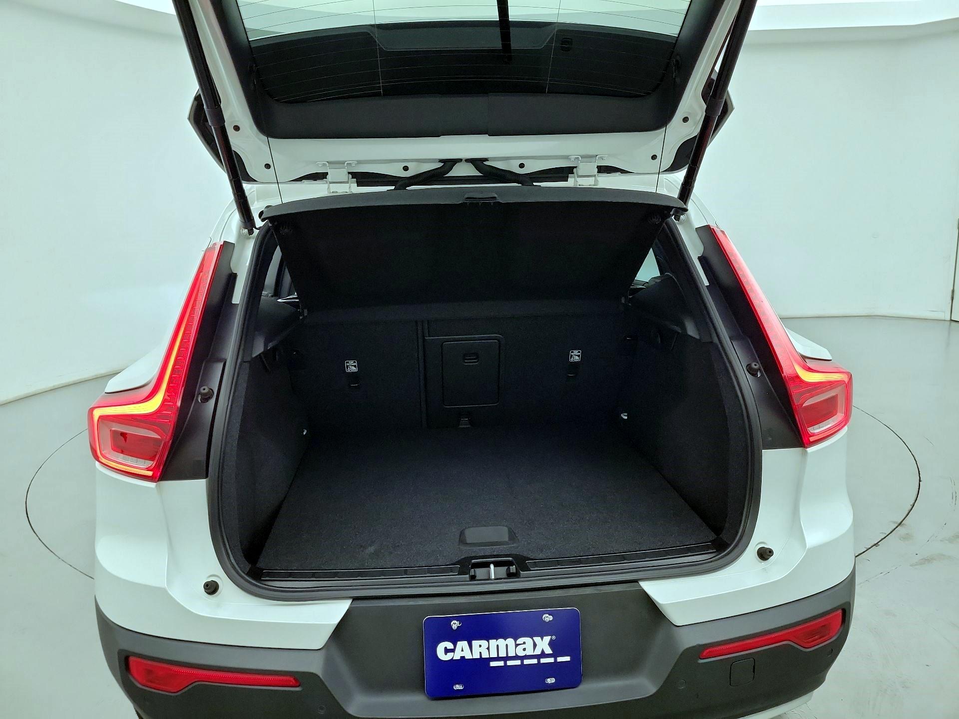 Thumbnail: 2021 Volvo XC40 - 19