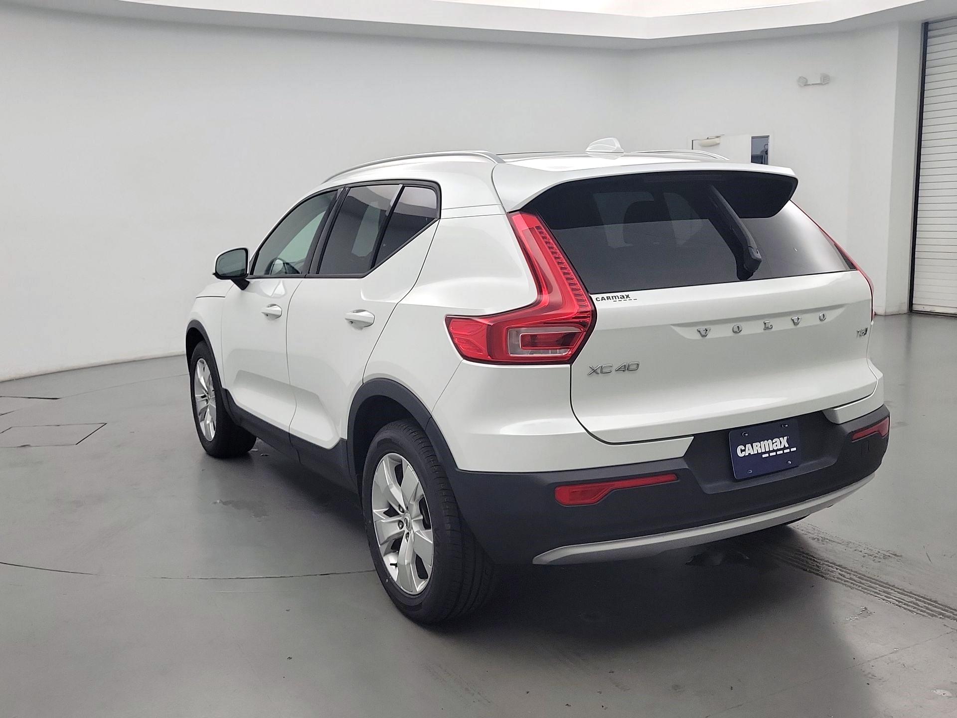 Thumbnail: 2021 Volvo XC40 - 7