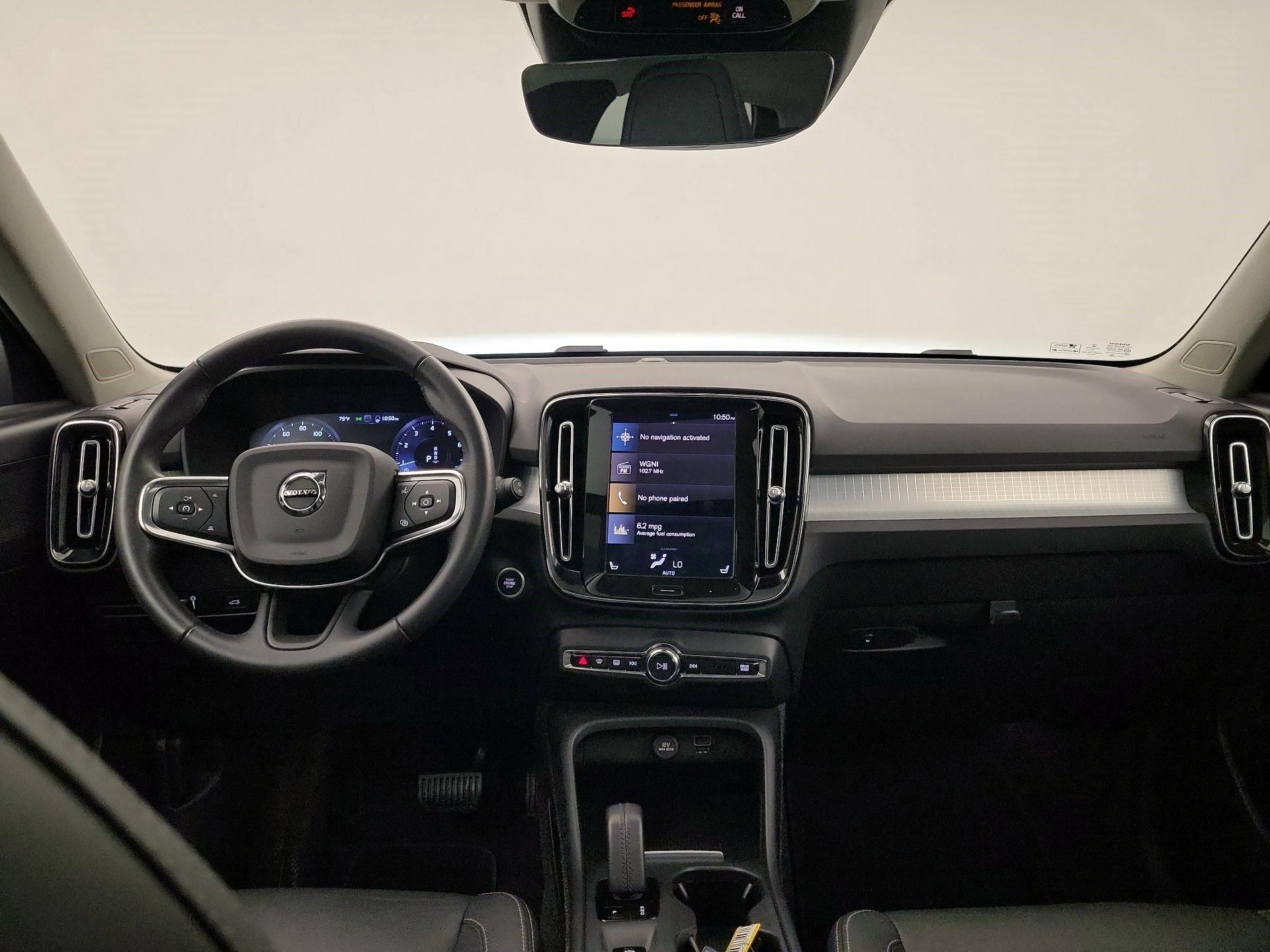 Thumbnail: 2021 Volvo XC40 - 8
