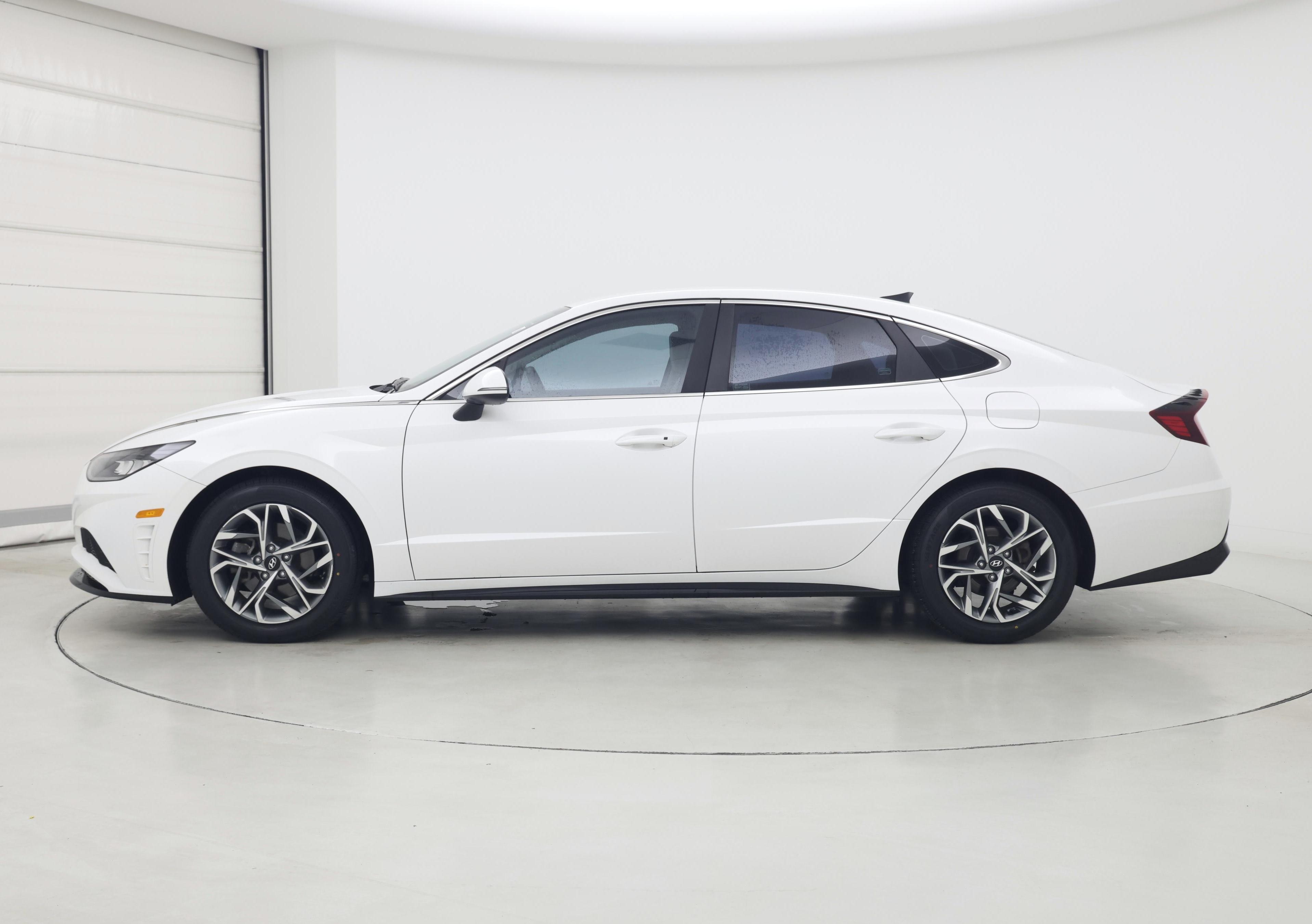 Thumbnail: 2022 Hyundai Sonata - 3