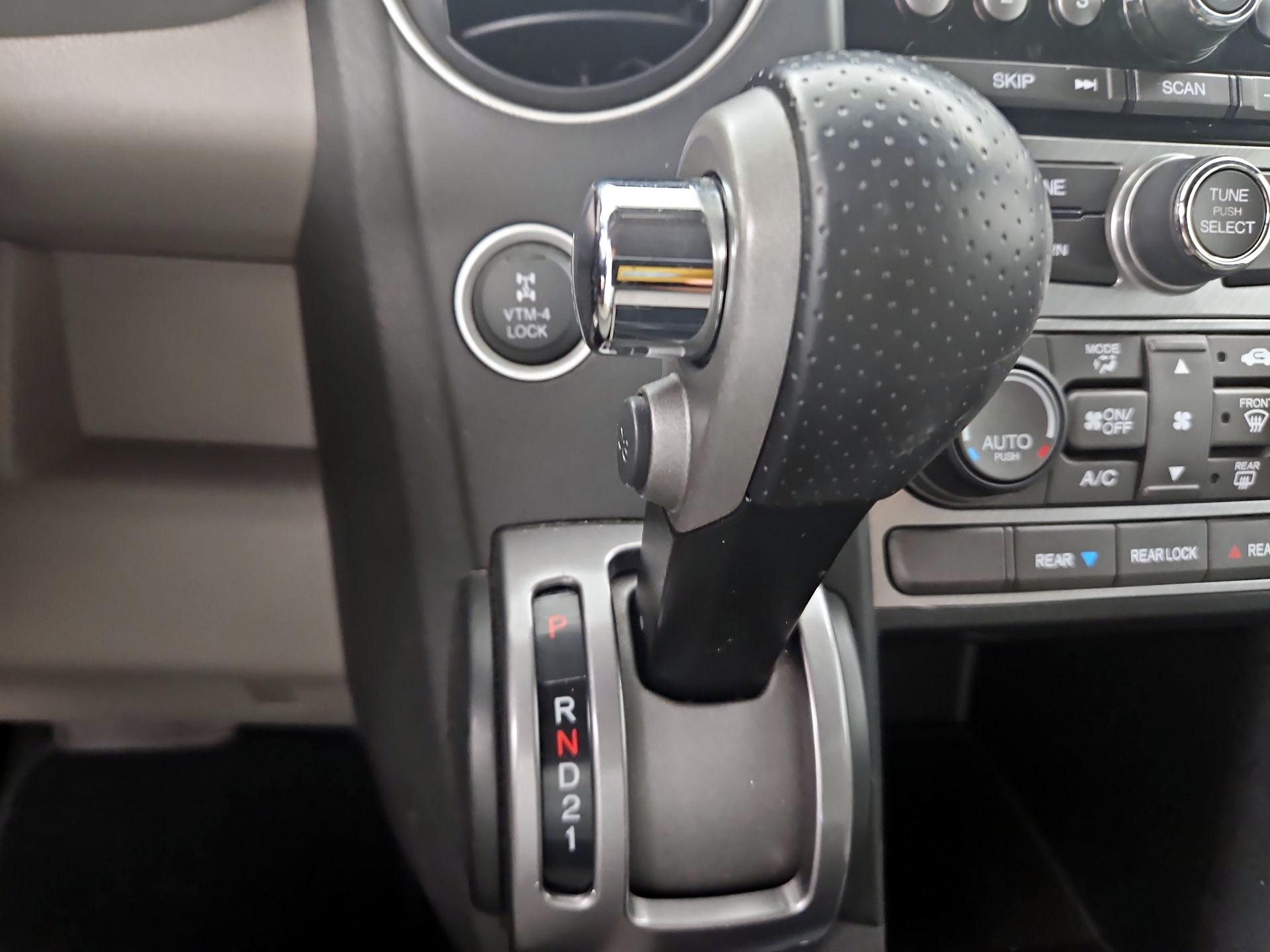 Thumbnail: 2014 Honda Pilot - 17