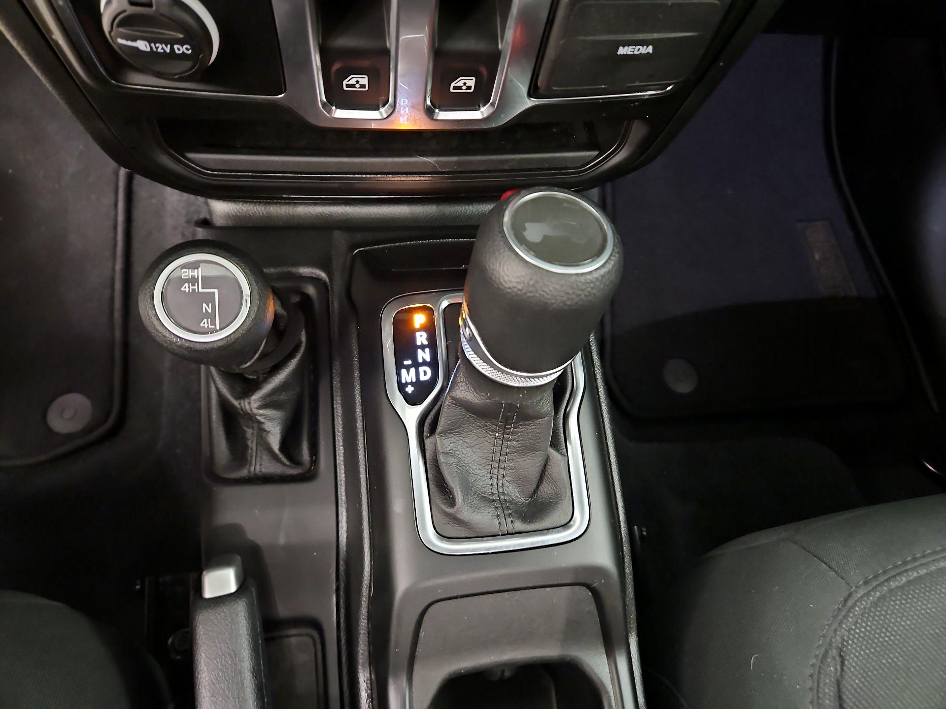 Thumbnail: 2023 Jeep Wrangler - 17