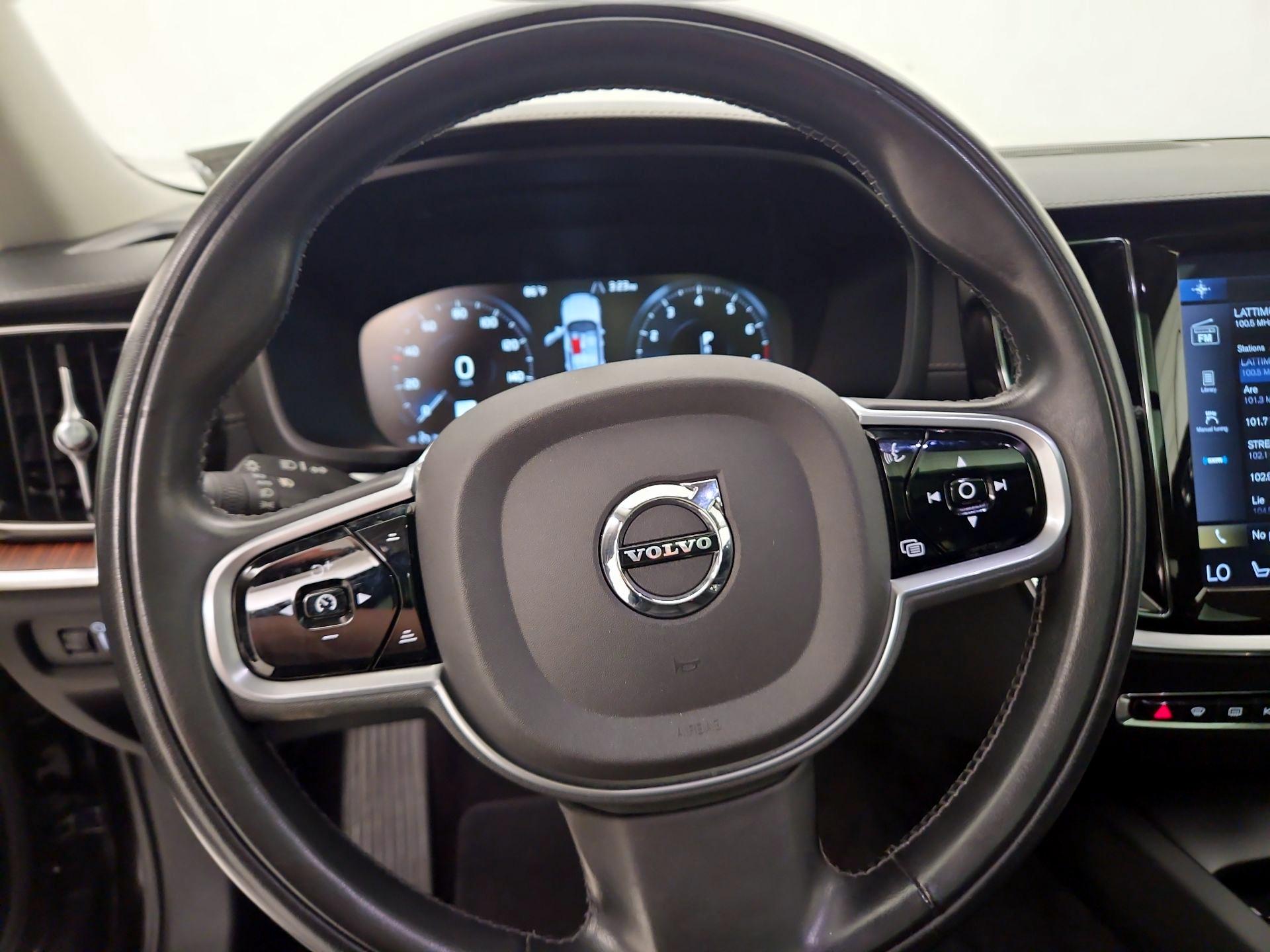 Thumbnail: 2020 Volvo S60 - 10