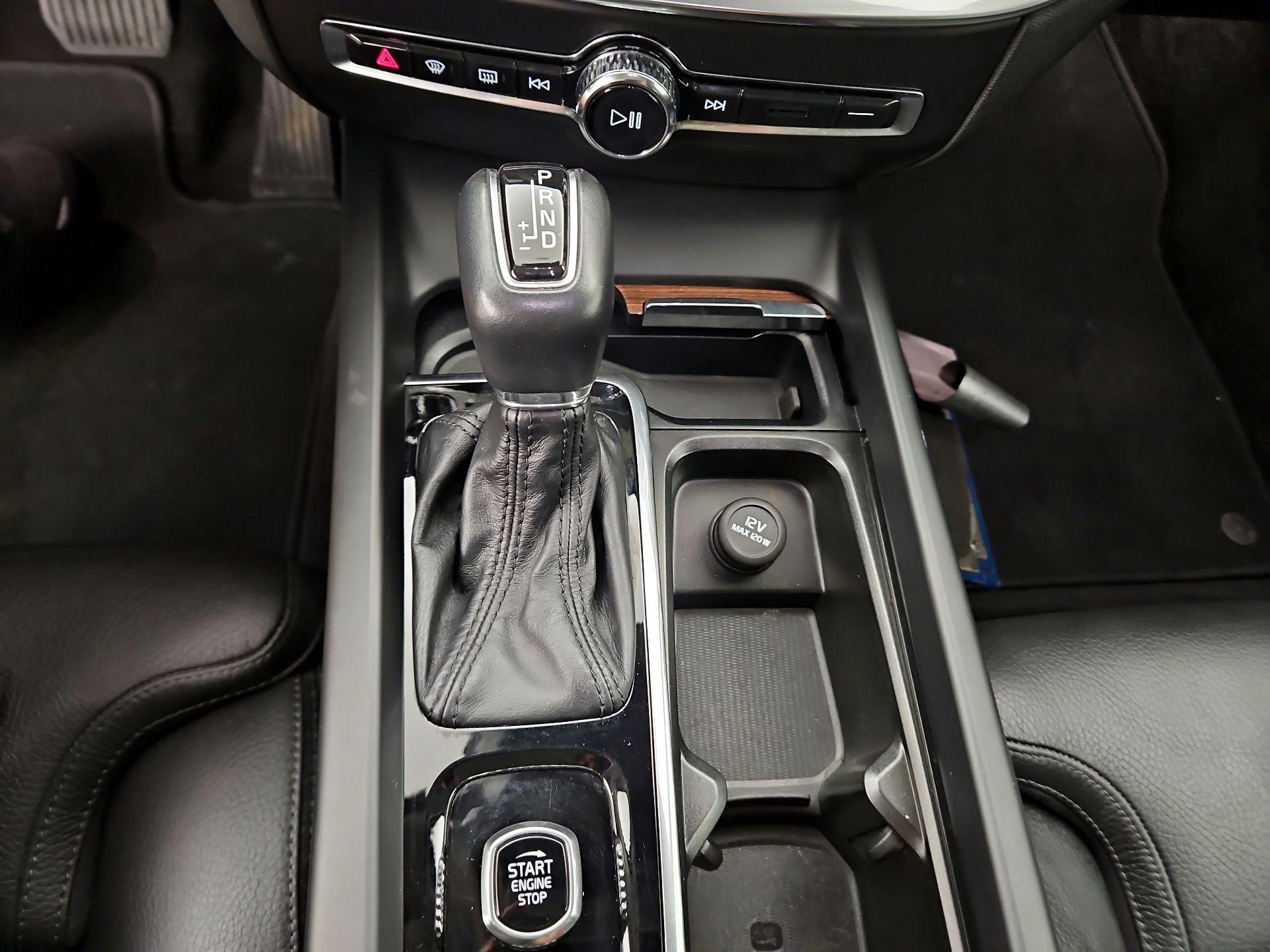 Thumbnail: 2020 Volvo S60 - 17