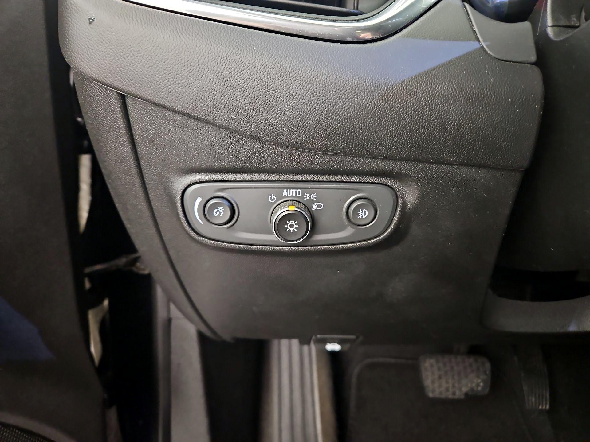 Thumbnail: 2020 Chevrolet Equinox - 13