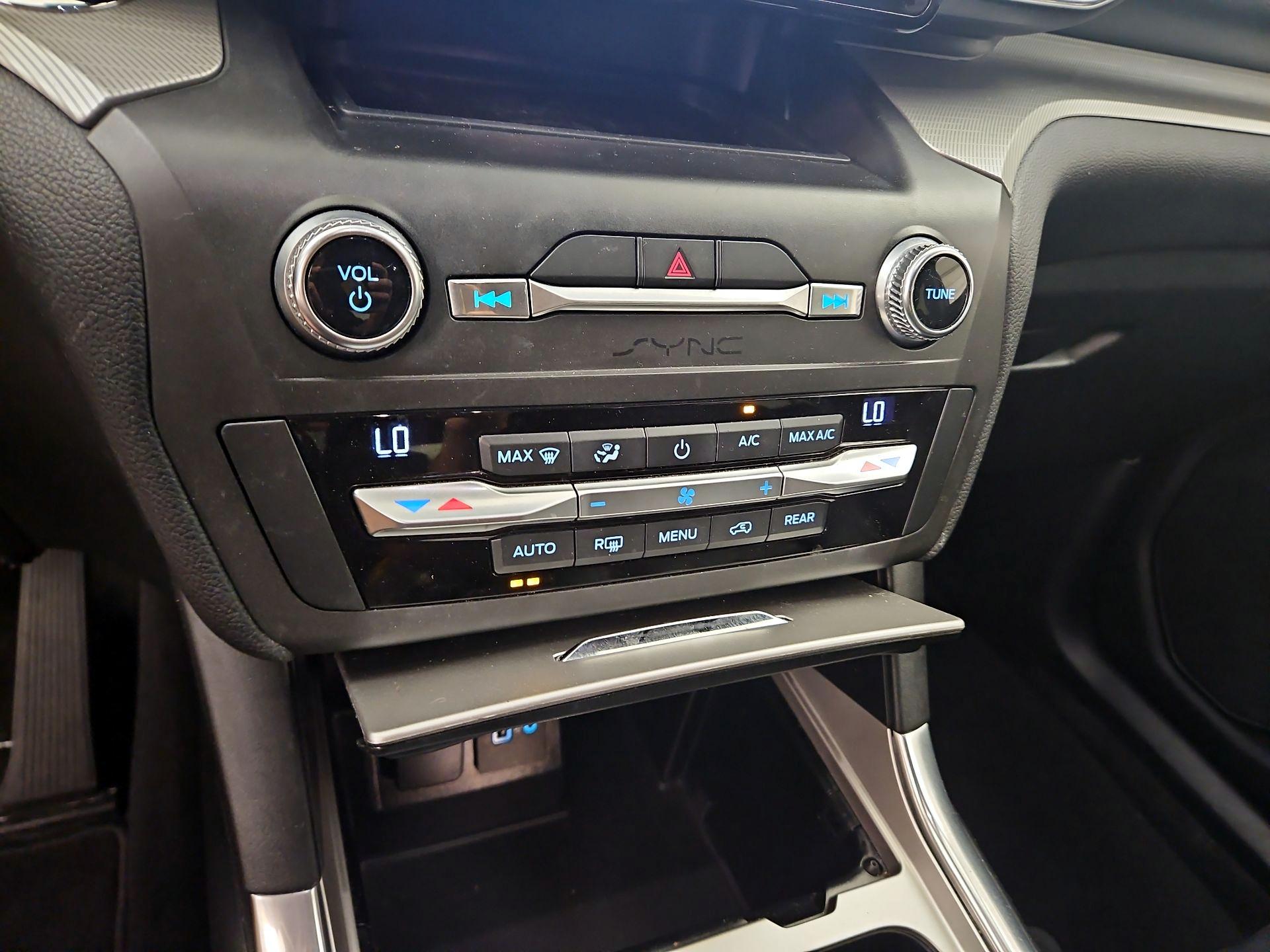 Thumbnail: 2020 Ford Explorer - 17