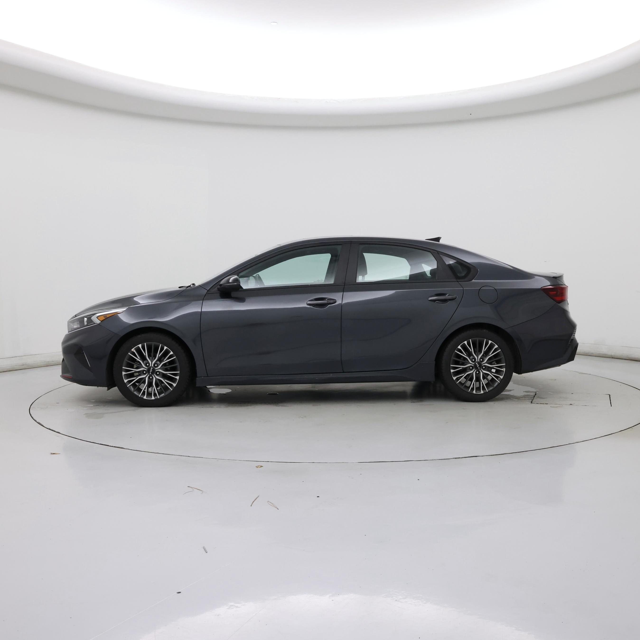 Thumbnail: 2023 Kia Forte - 3