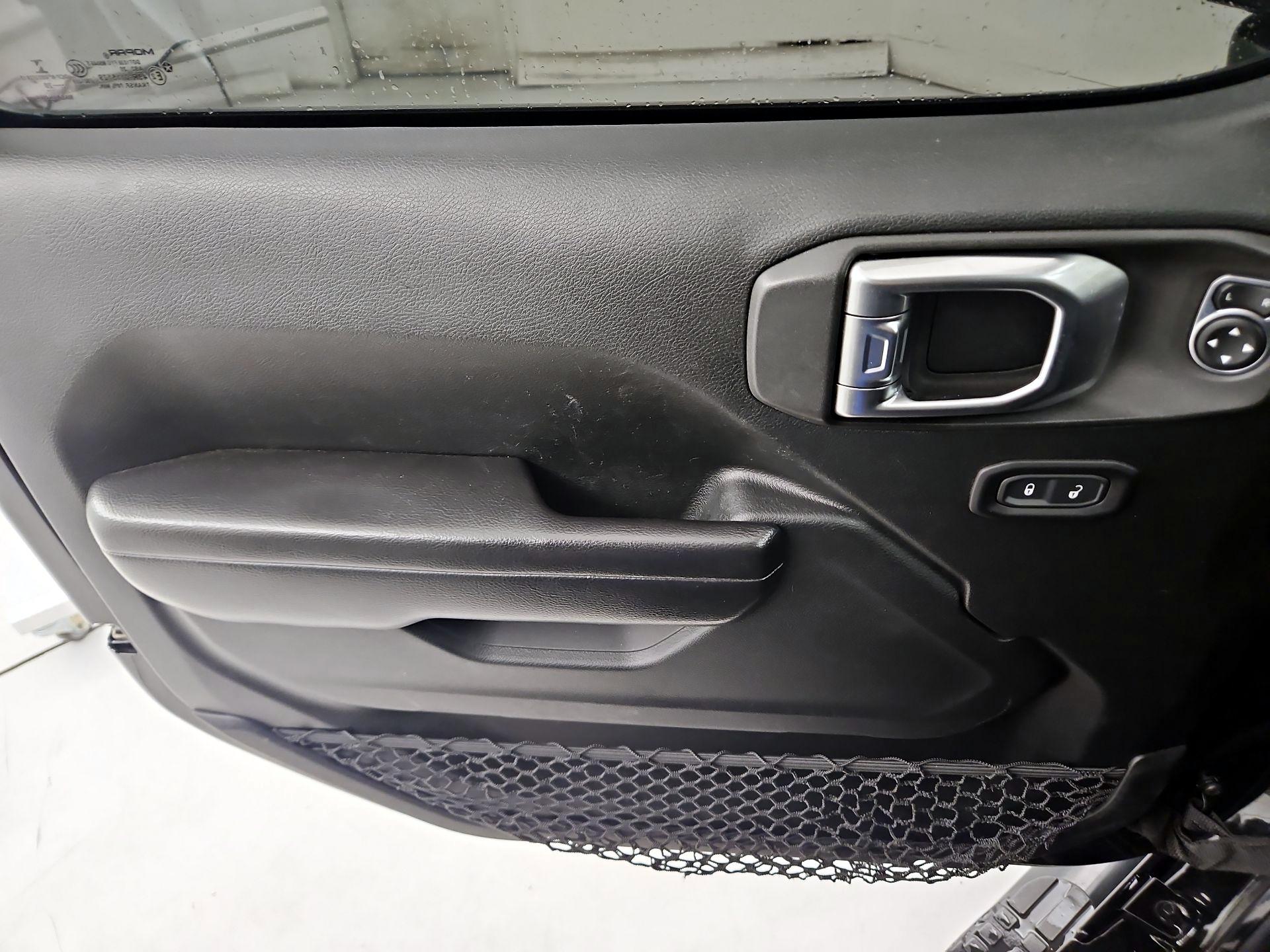 Thumbnail: 2020 Jeep Gladiator - 12