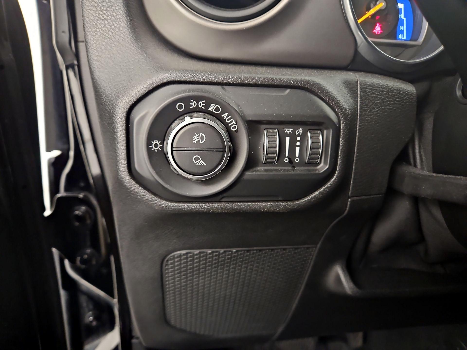 Thumbnail: 2020 Jeep Gladiator - 13