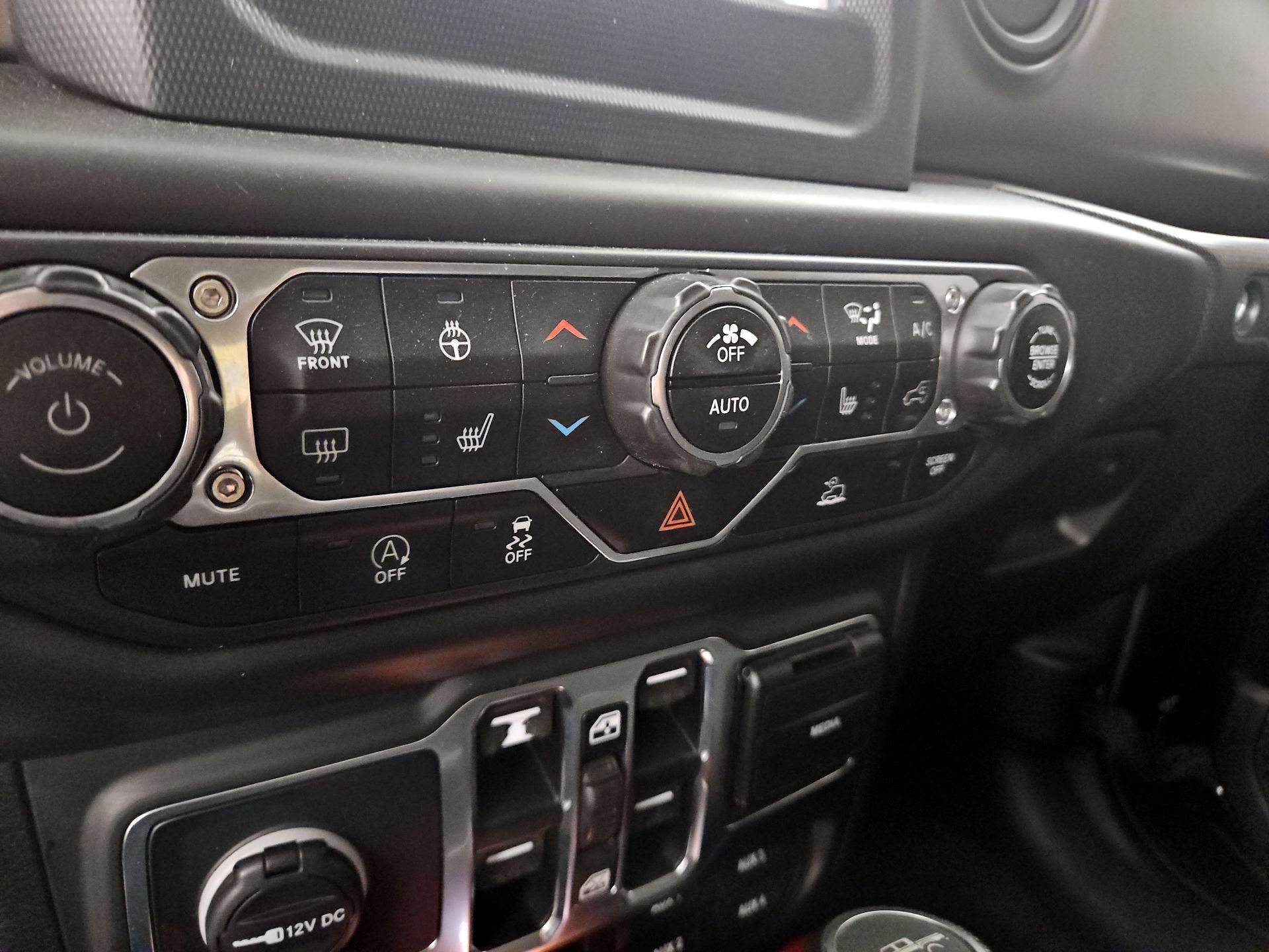 Thumbnail: 2020 Jeep Gladiator - 16