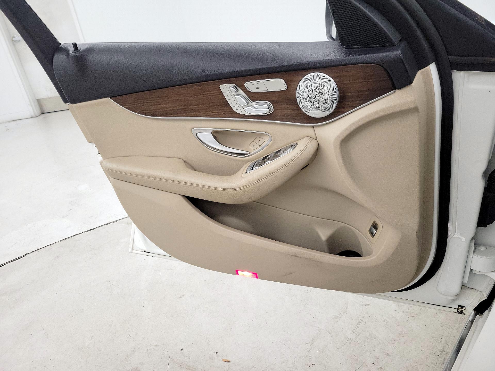Thumbnail: 2021 Mercedes-Benz C-Class - 12