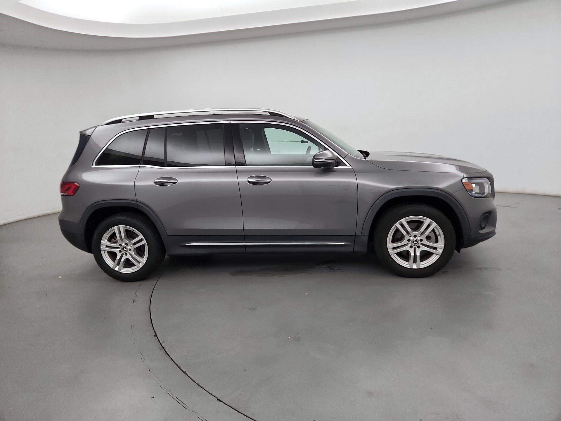 Thumbnail: 2021 Mercedes-Benz GLB - 4