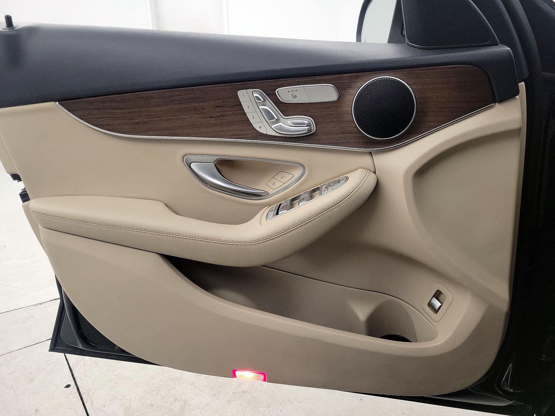 Thumbnail: 2021 Mercedes-Benz C-Class - 12