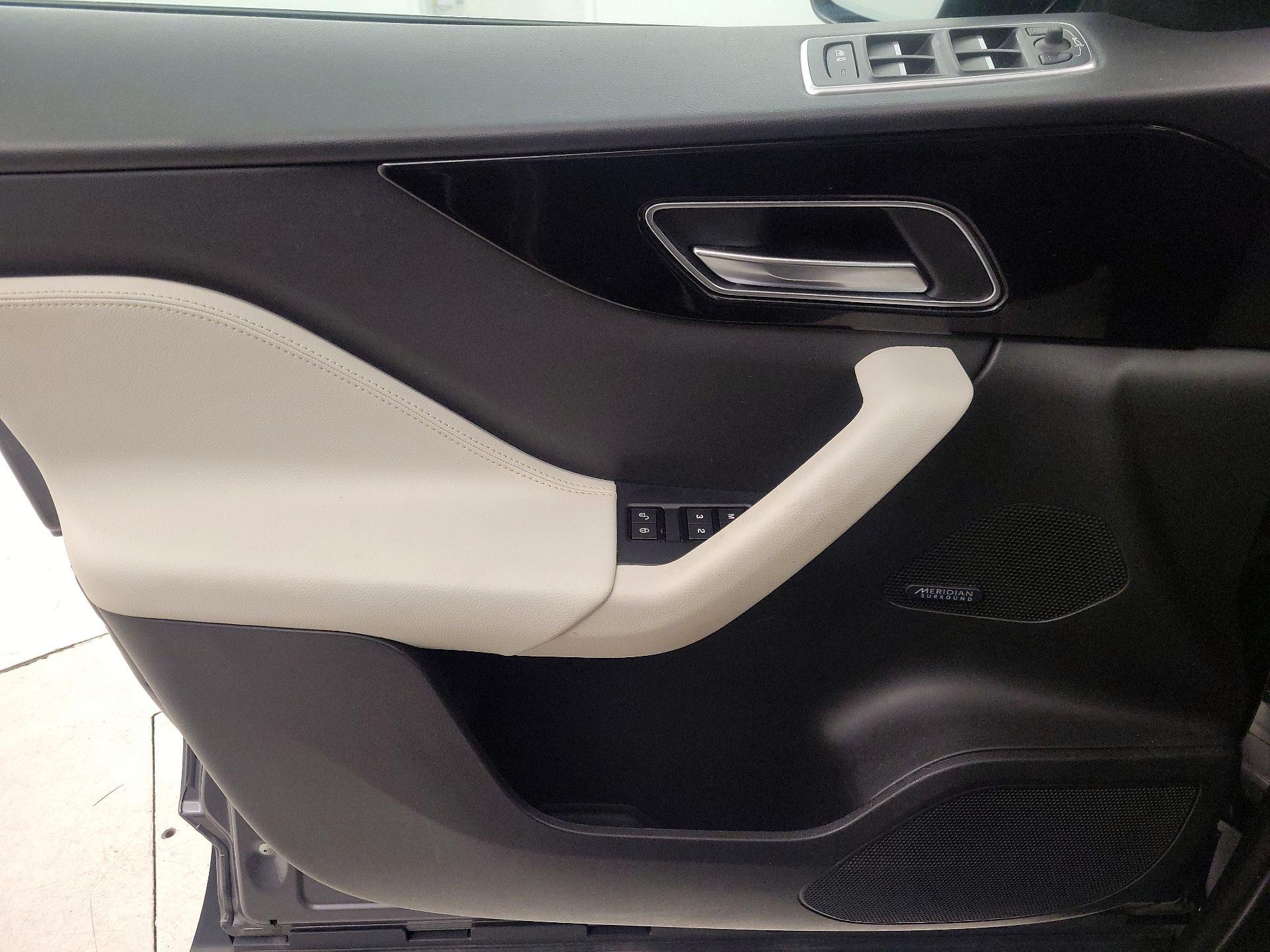 Thumbnail: 2019 Jaguar F-Pace - 12