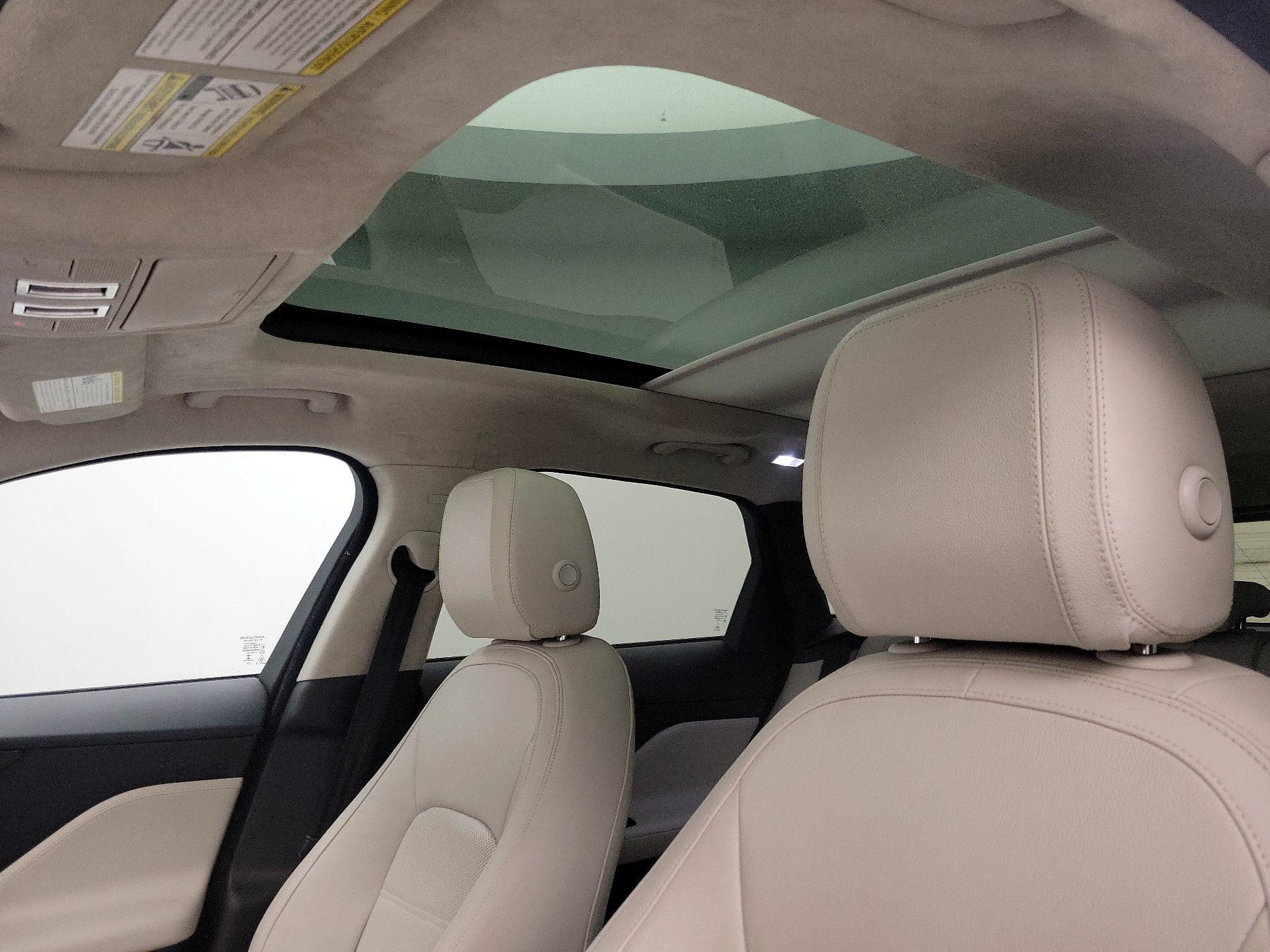 Thumbnail: 2019 Jaguar F-Pace - 20