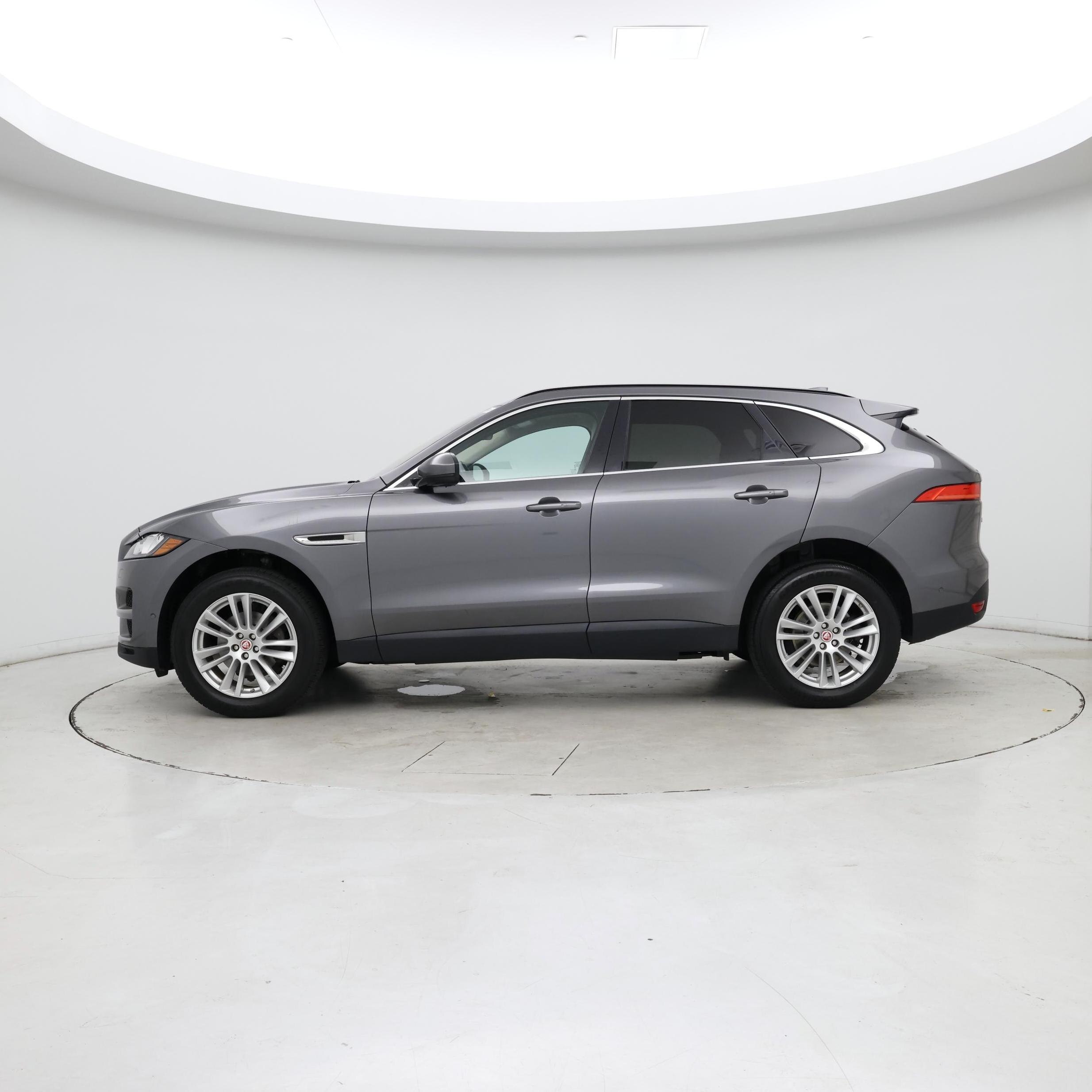 Thumbnail: 2019 Jaguar F-Pace - 3