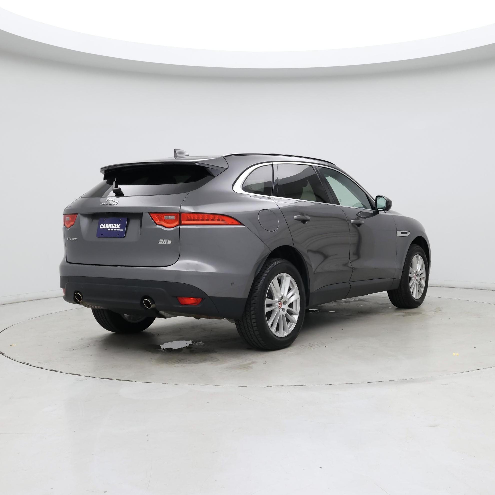 Thumbnail: 2019 Jaguar F-Pace - 8